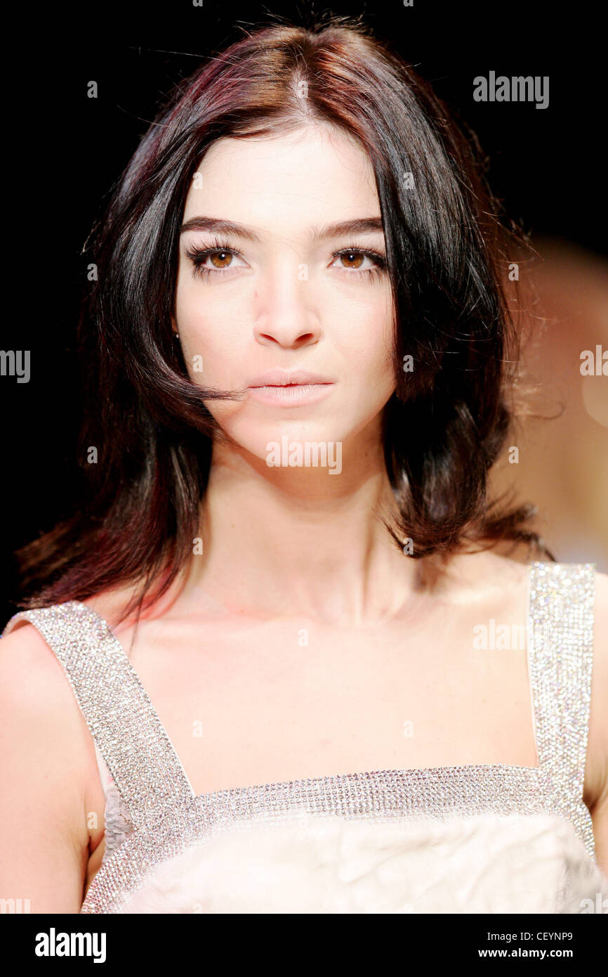 Italian Makeup Model Italian parting hi-res stock photography and images - Alamy