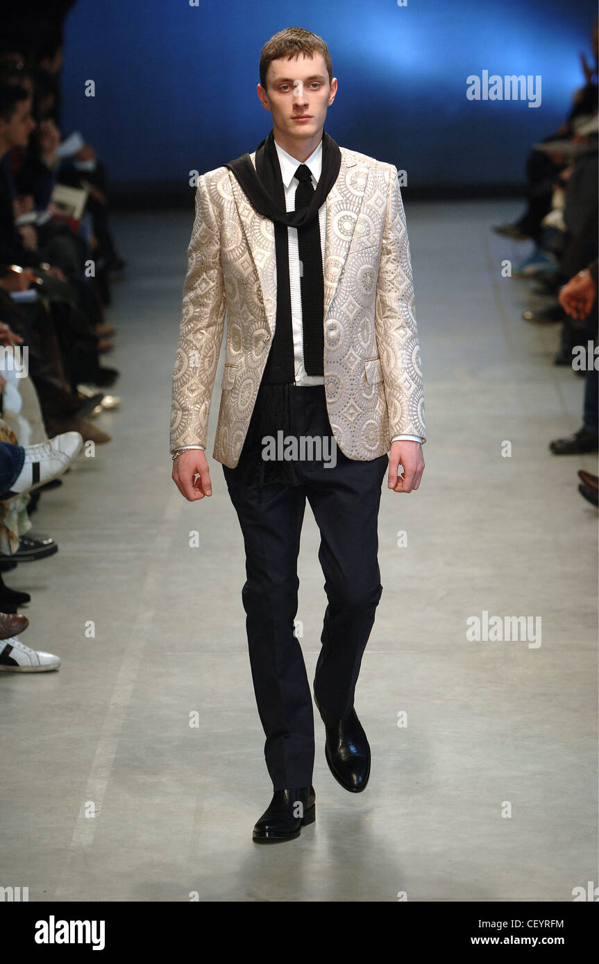 Menswear milan blonde male wearing hi-res stock photography and images ...