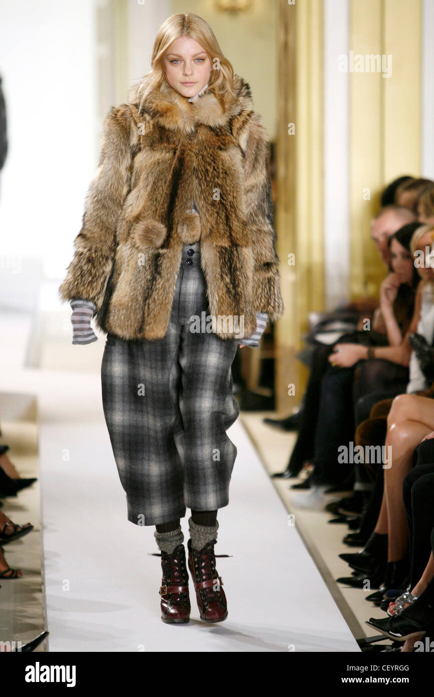 Marc jacobs runway jacket hi-res stock photography and images - Alamy