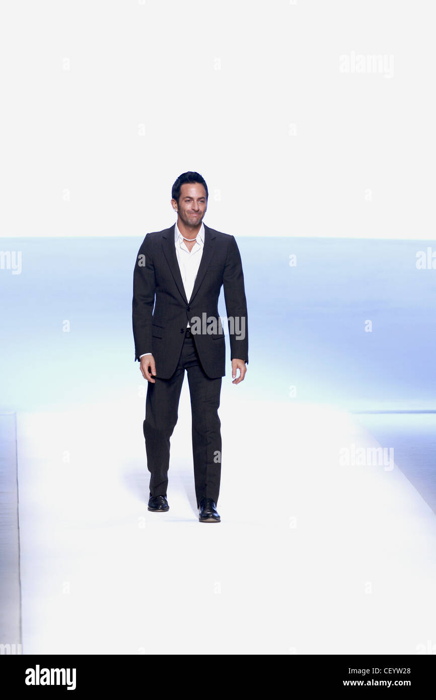 Fashion designer Marc Jacobs on catwalk at end of show Stock Photo Alamy