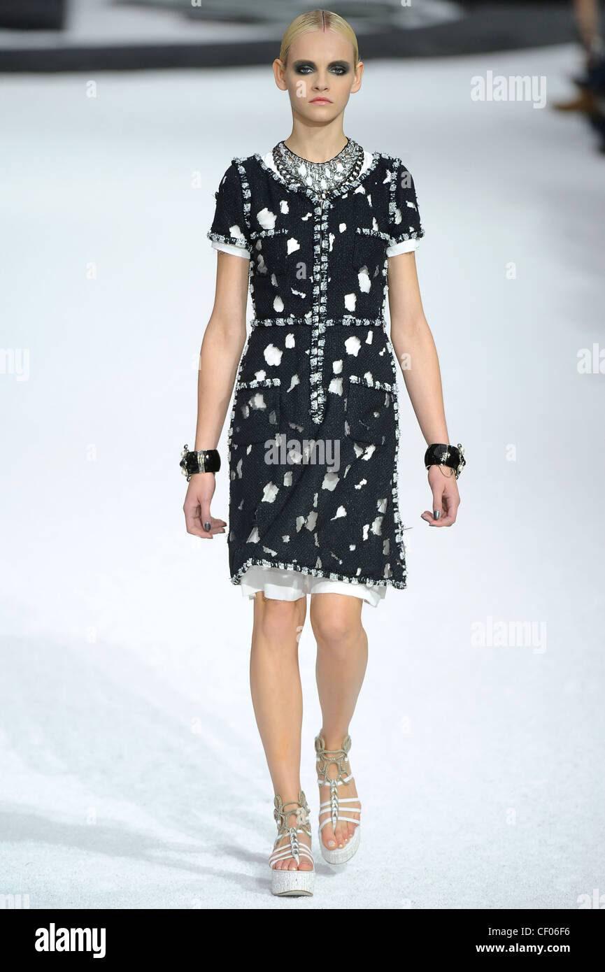 Chanel spring 2011 hi-res stock photography and images - Alamy
