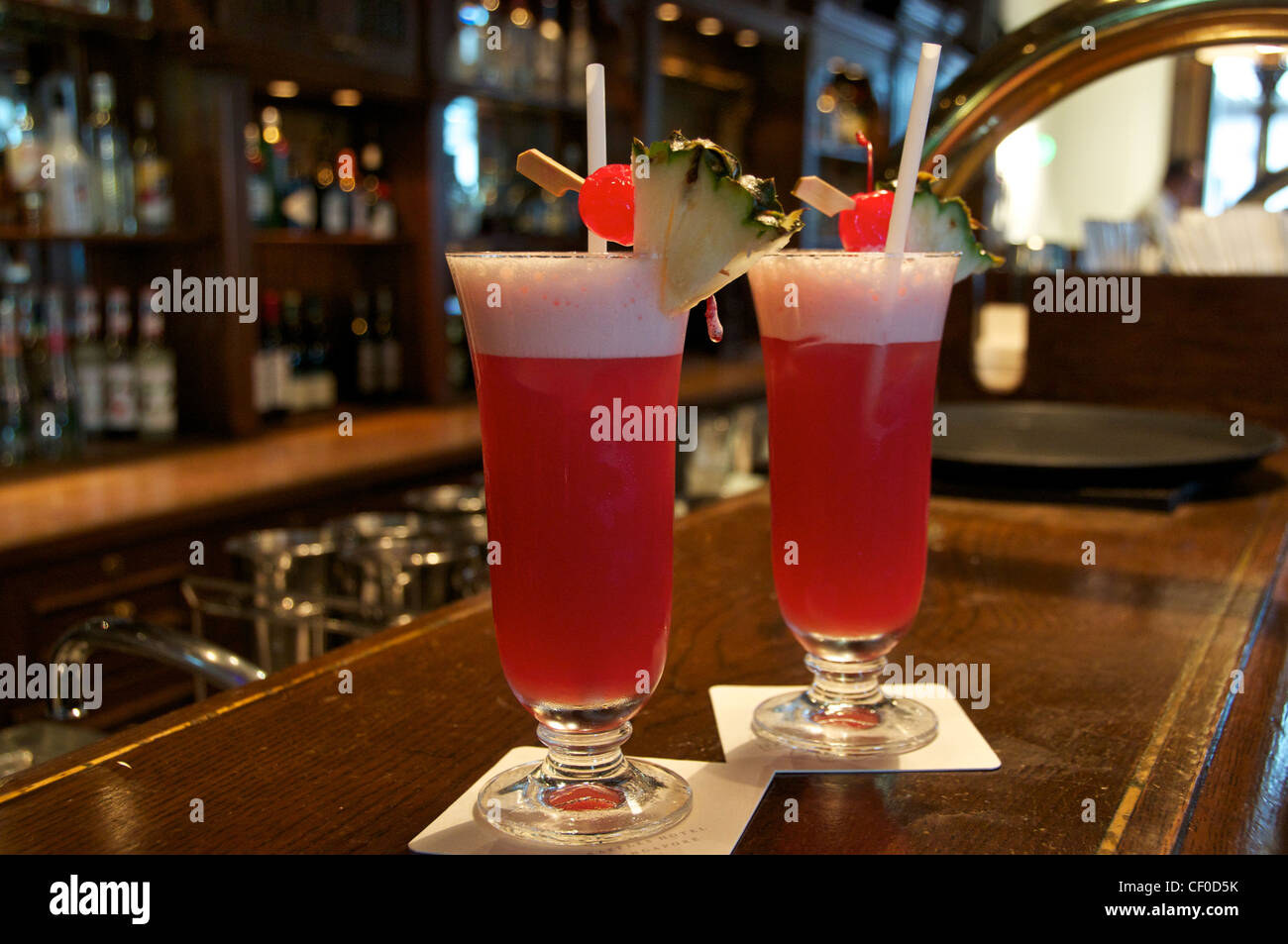 Singapore Sling on The Long Bar at Raffles Hotel Singapore Stock Photo