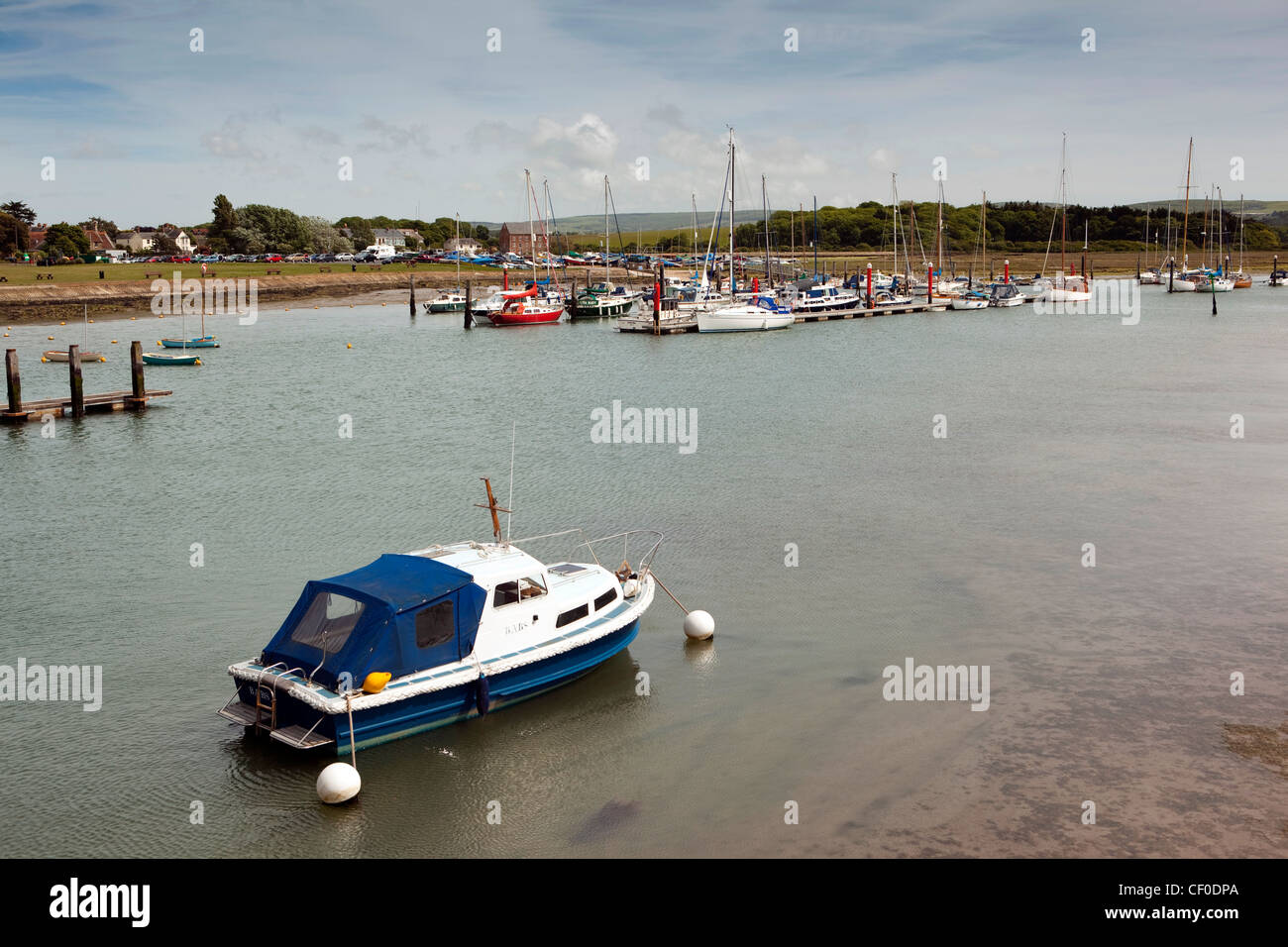 UK, England, Isle of Wight, Yarmouth, leisure boats moored in River Yar tidal harbour Stock Photo