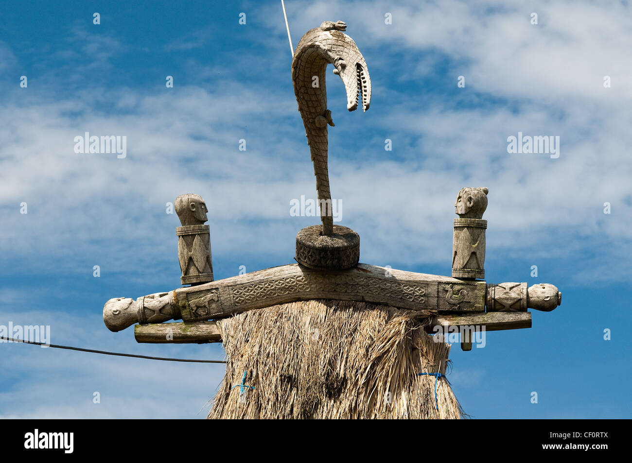 Tribal wood carving hi-res stock photography and images - Alamy