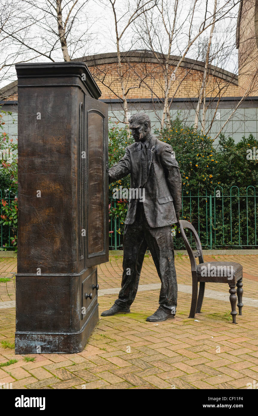 CS Lewis bronze statue in Belfast, commemorating The Lion, The Witch and the Wardrobe Stock Photo
