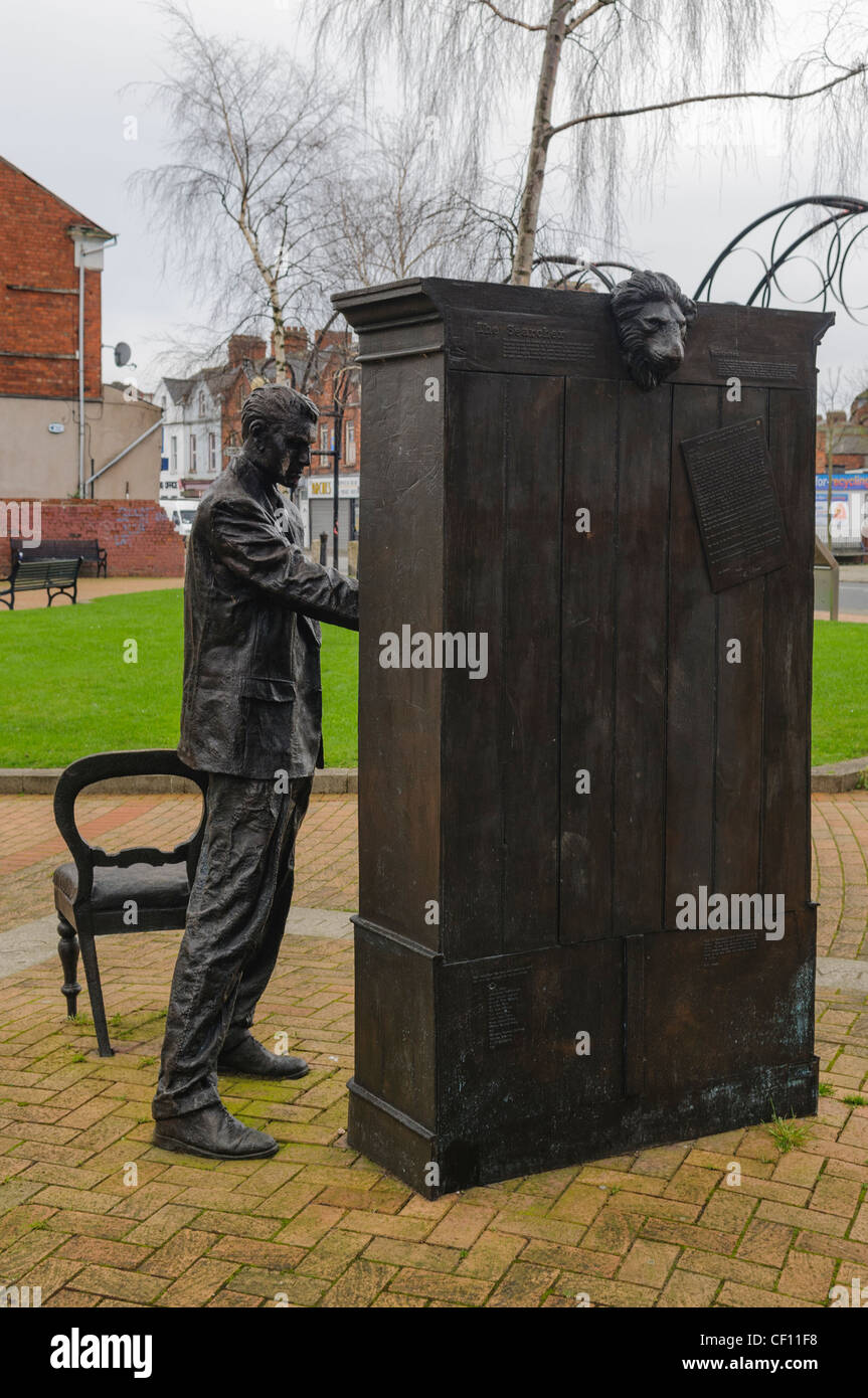 CS Lewis bronze statue in Belfast by artist Ross Wilson, commemorating The Lion, The Witch and the Wardrobe Stock Photo