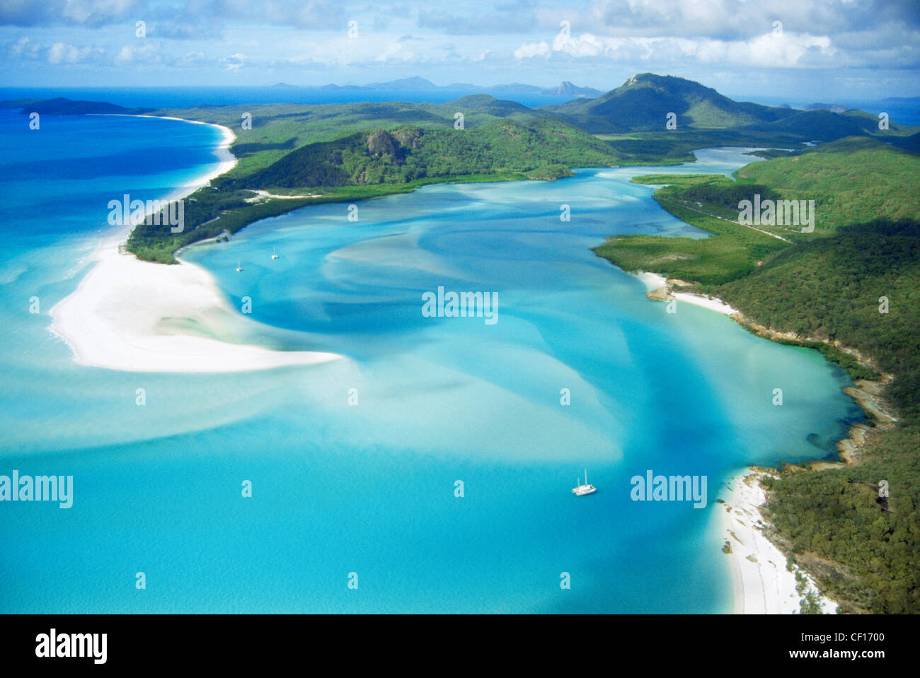 An aerial view of Hill Inlet in the Whitsunday Islands off the coast of ...