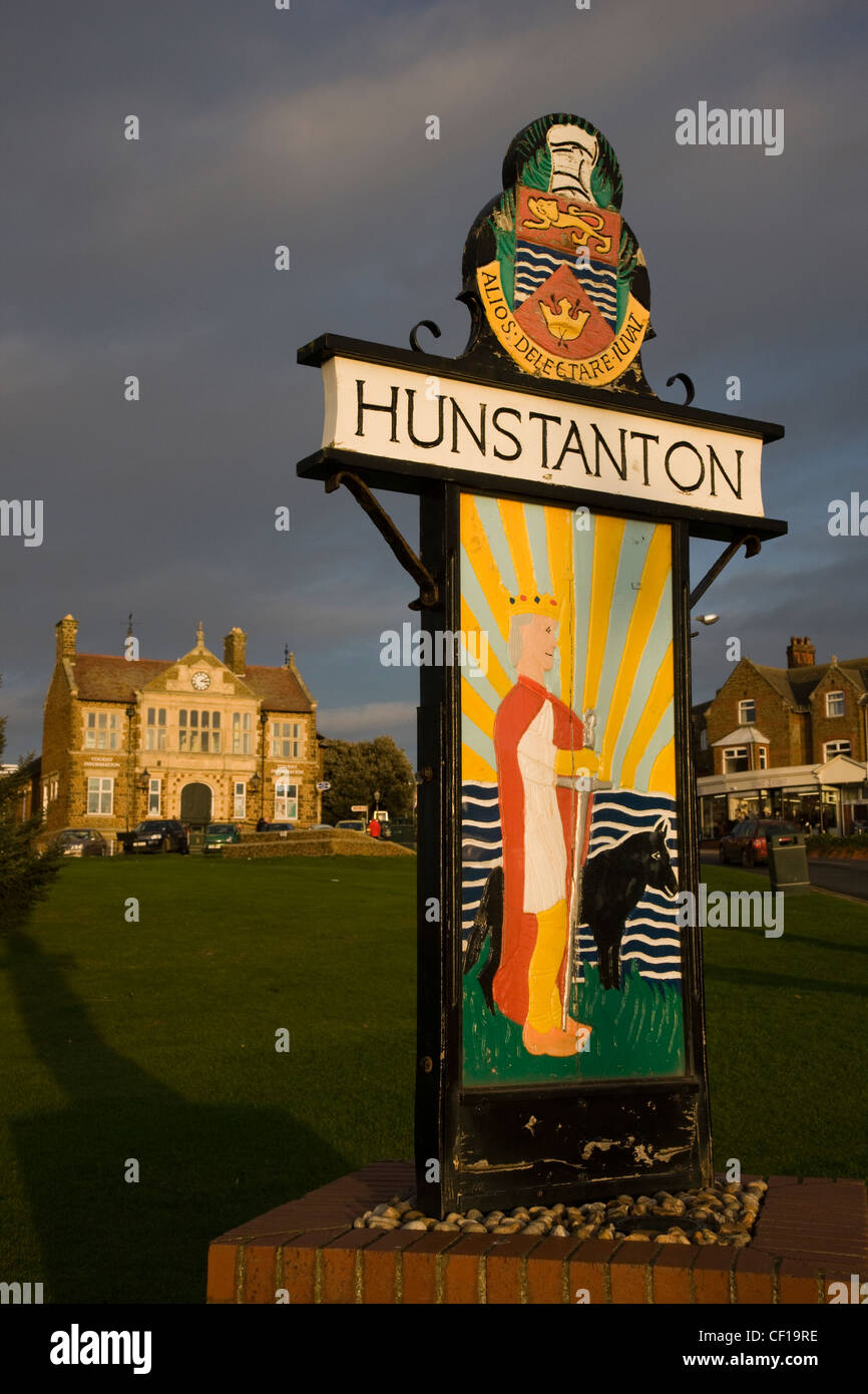 Old Hunstanton town hall and village green Stock Photo Alamy