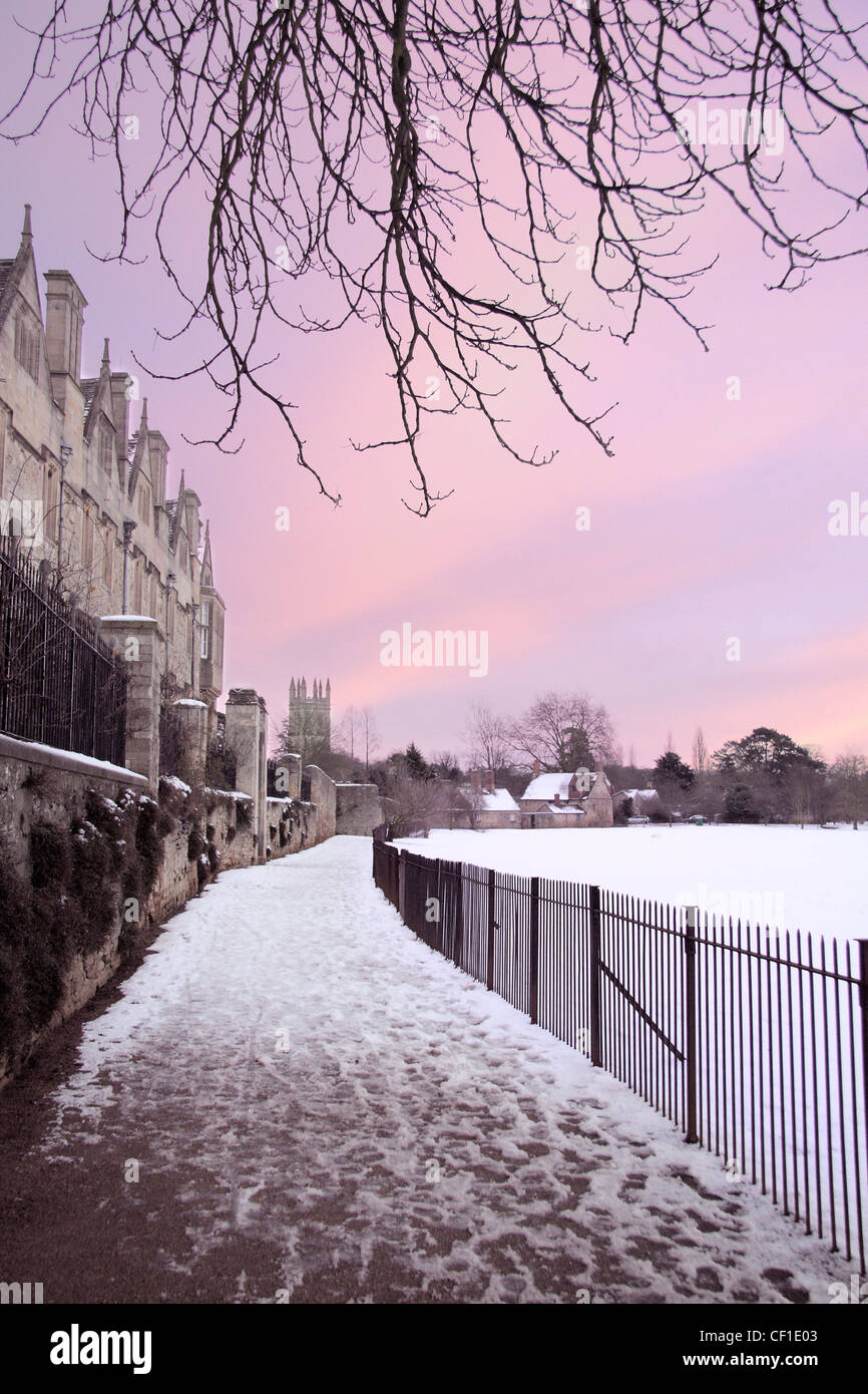 A wintry sky over Dead Man's Walk in Oxford at dusk Stock Photo Alamy
