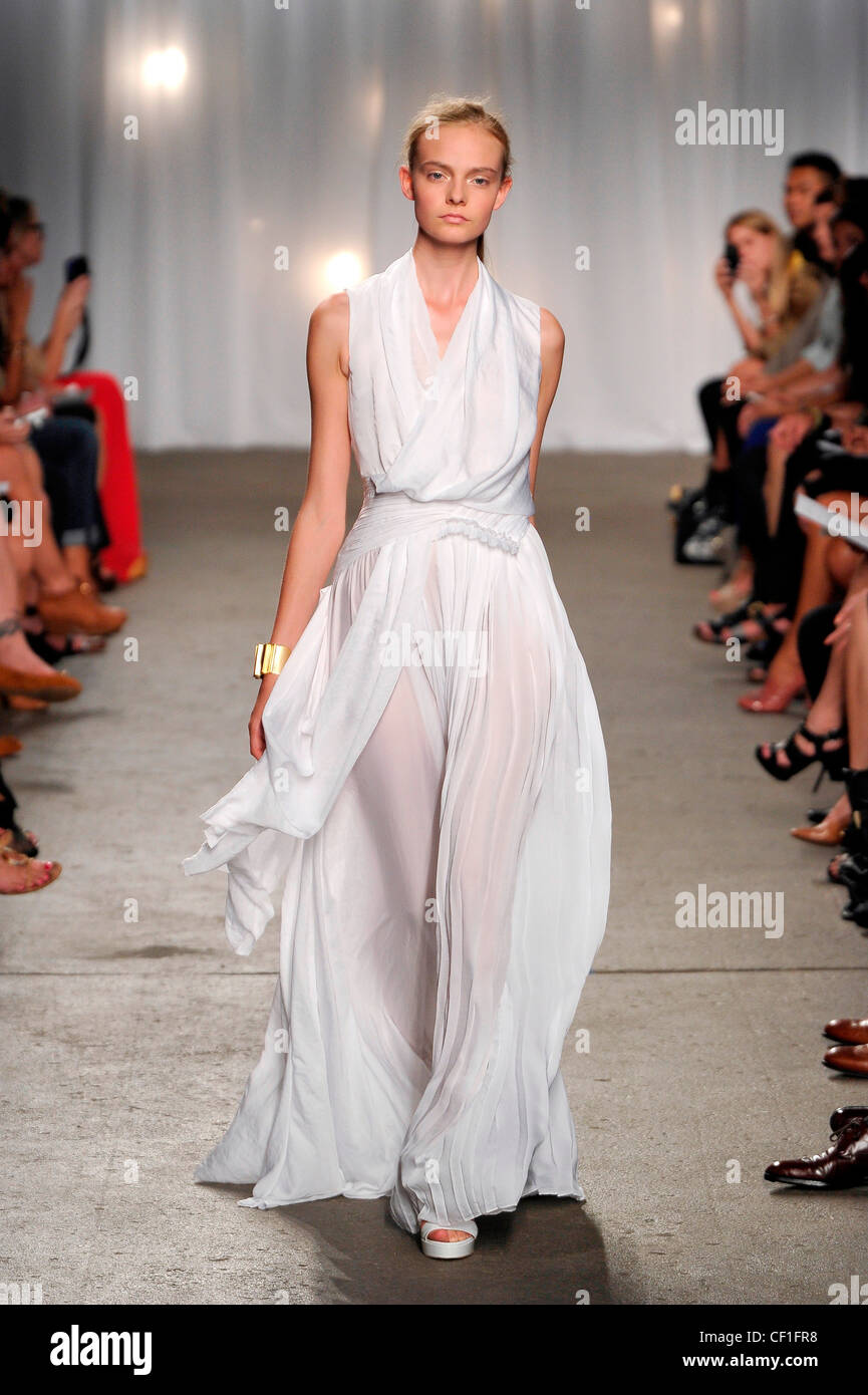 Doo Ri New York Ready to WearSpringSummer 2012 Stock Photo - Alamy