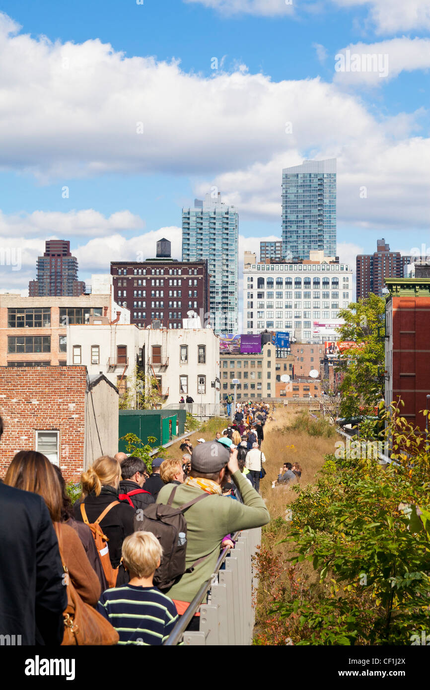 People walking on the High Line, Lower West Side, New York Stock Photo