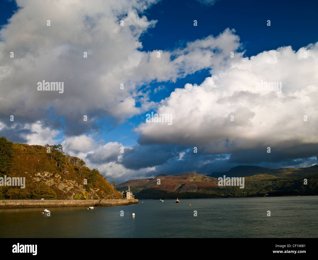 Boats moored on the Mawddach Estuary by the Old Customs House. Stock Photo