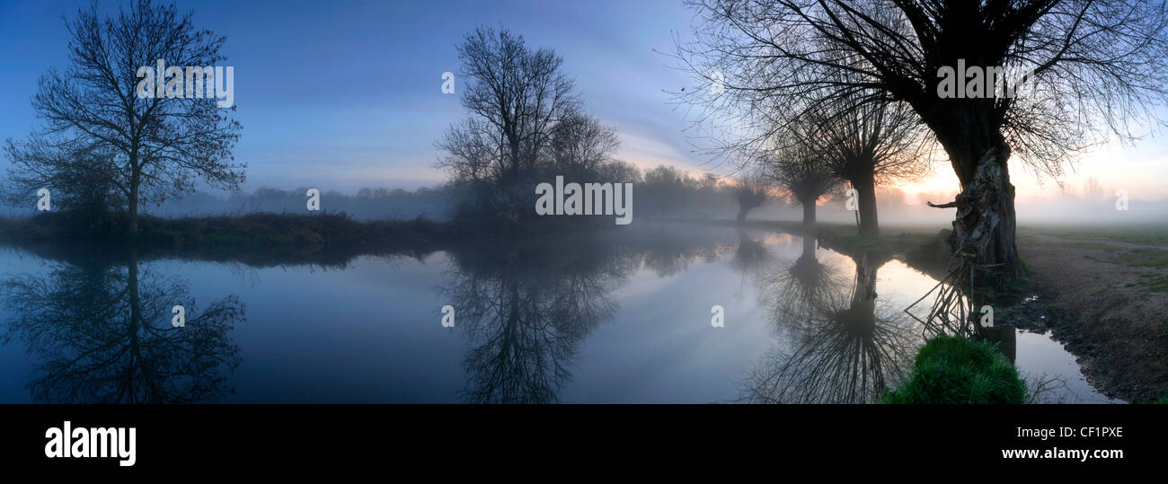 Mist on the River Stour at Flatford just before sunrise. The painter, John Constable, wrote of the Stour Valley to his friend Jo Stock Photo