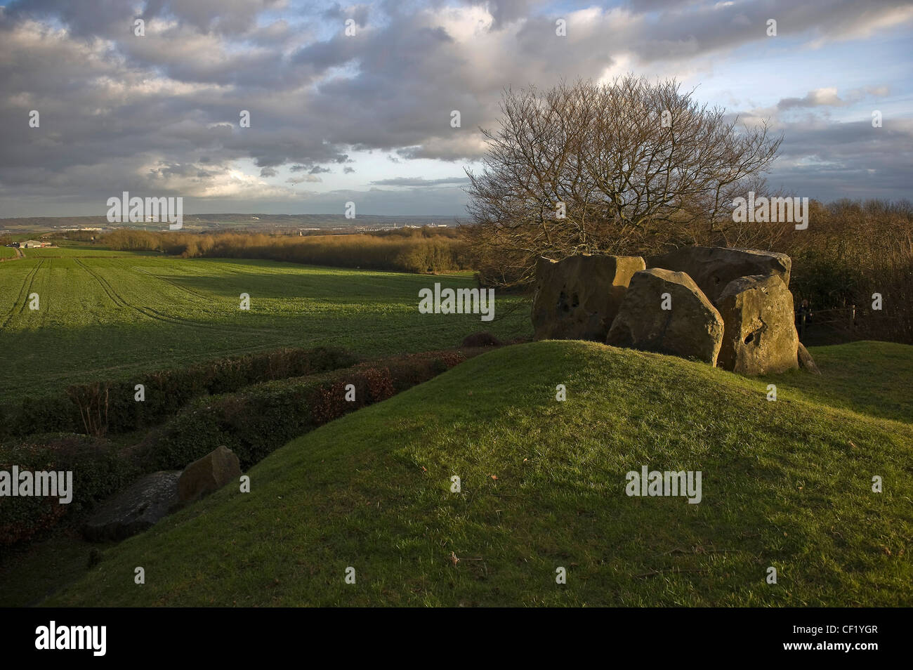 Coldrum Neolithic Chambered Long Barrow near Trottiscliffe, Kent, UK Stock Photo