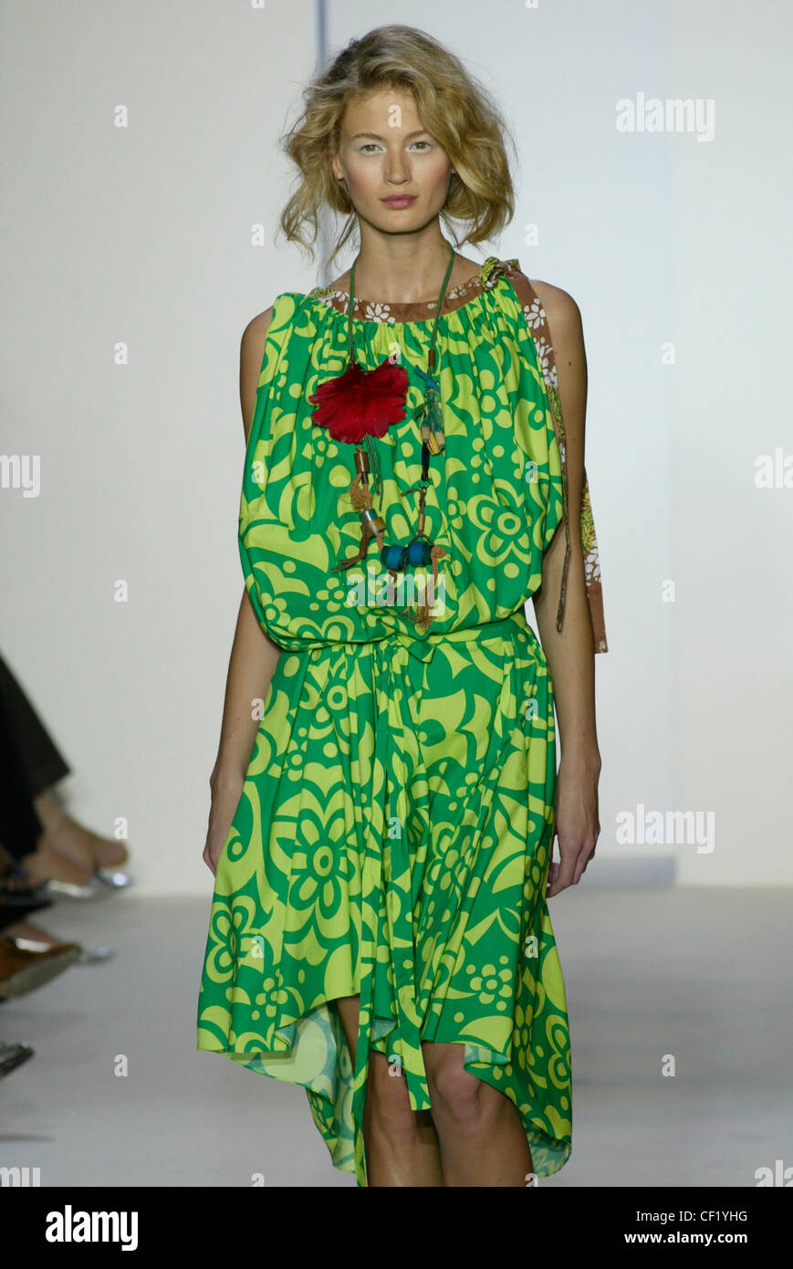 marni green floral dress MARNI Size 6 Black Green Viscose Abstract floral 3/4 Sleeves Dress main image 1