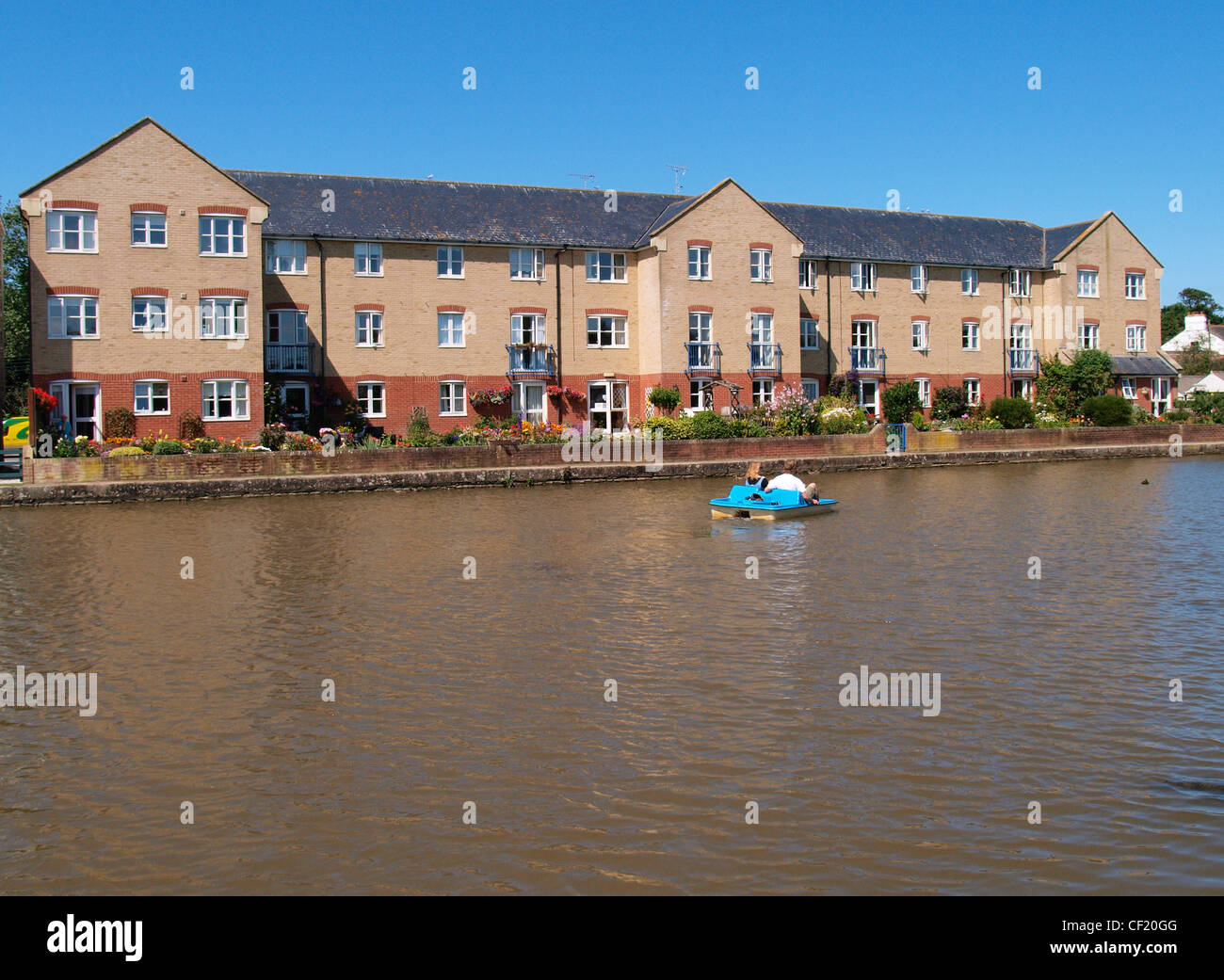 Retirement flats hires stock photography and images Alamy