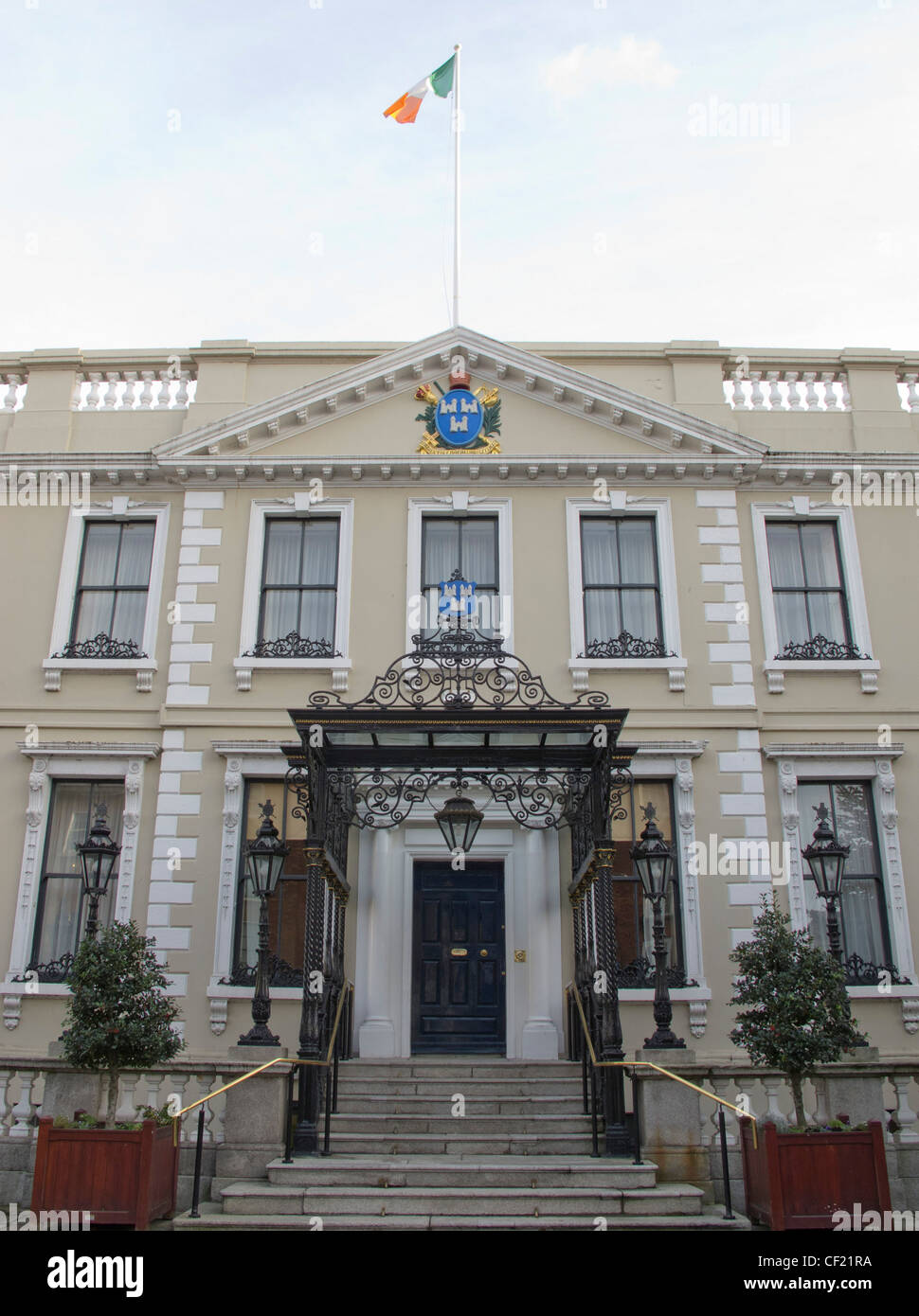 the mansion house on dawson street in dublin ireland Stock Photo Alamy