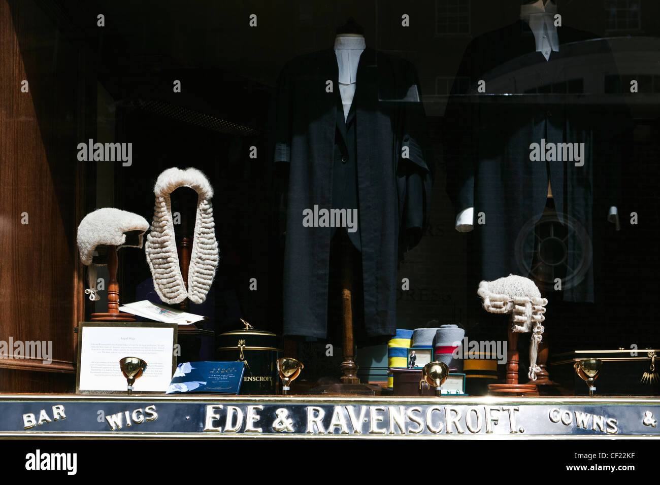 Legal Wear Gowns And Wigs On Display In The Window Of Ede Ravenscroft Stock Photo Alamy