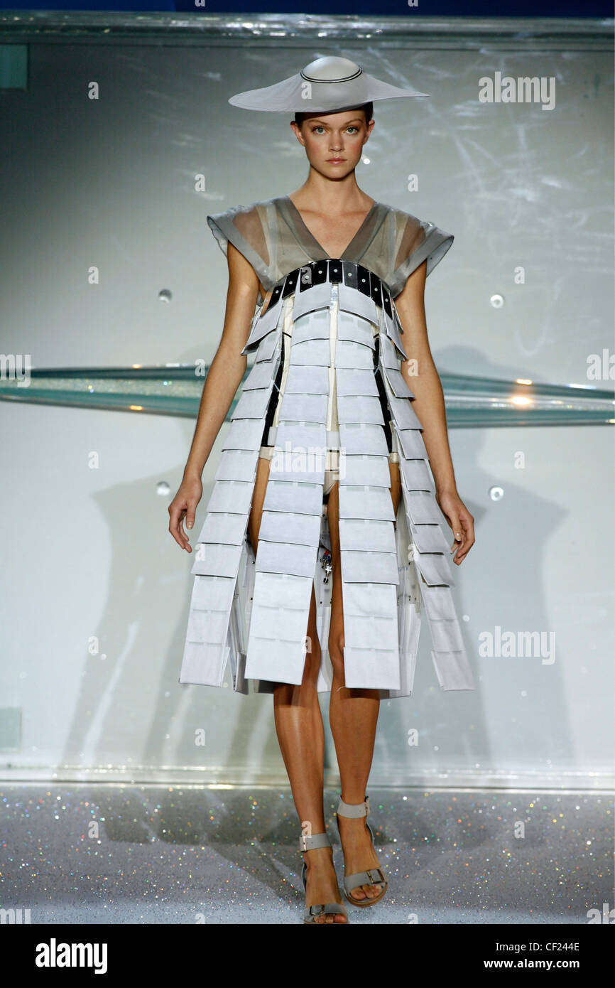 Hussein Chalayan Paris Ready to Wear Spring Summer Model in