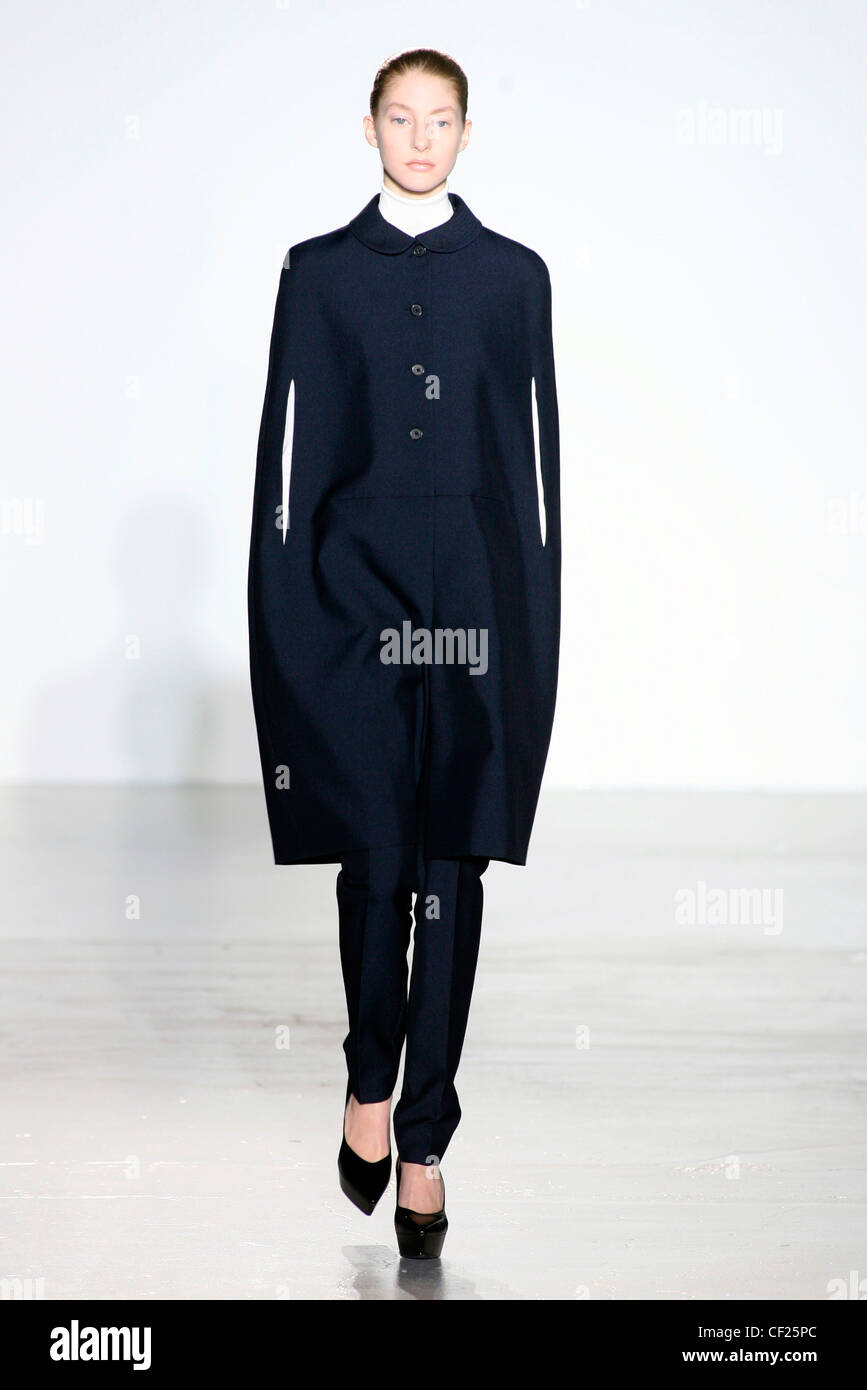 Very skinny model catwalk hires stock photography and images Alamy