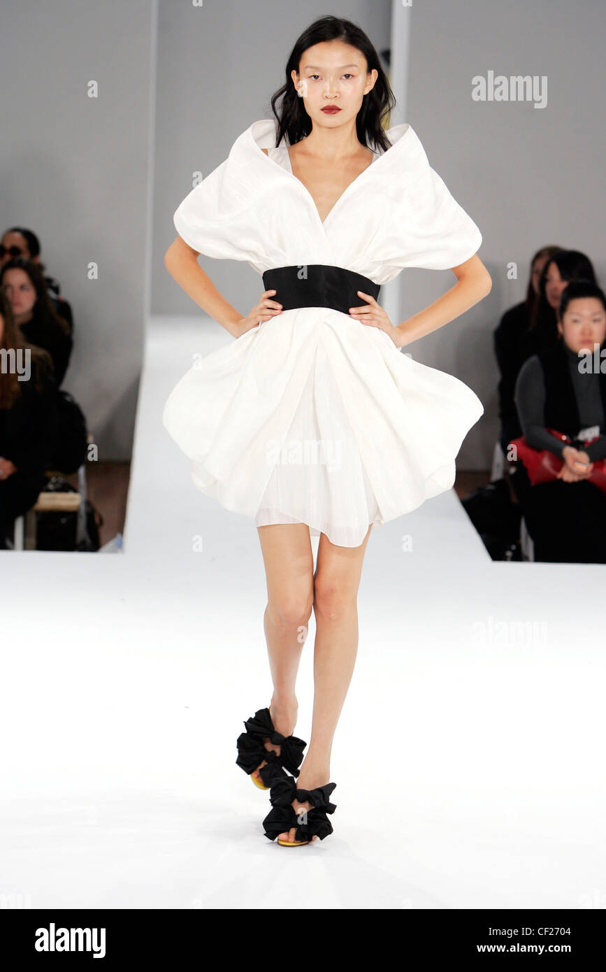 Nathan Jenden London Ready to Wear Spring Summer White volume butterfly ...