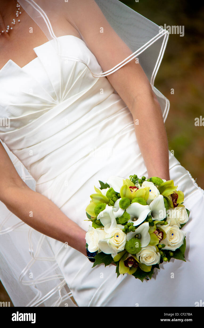 Handmade Flowers Bridal Veil / 