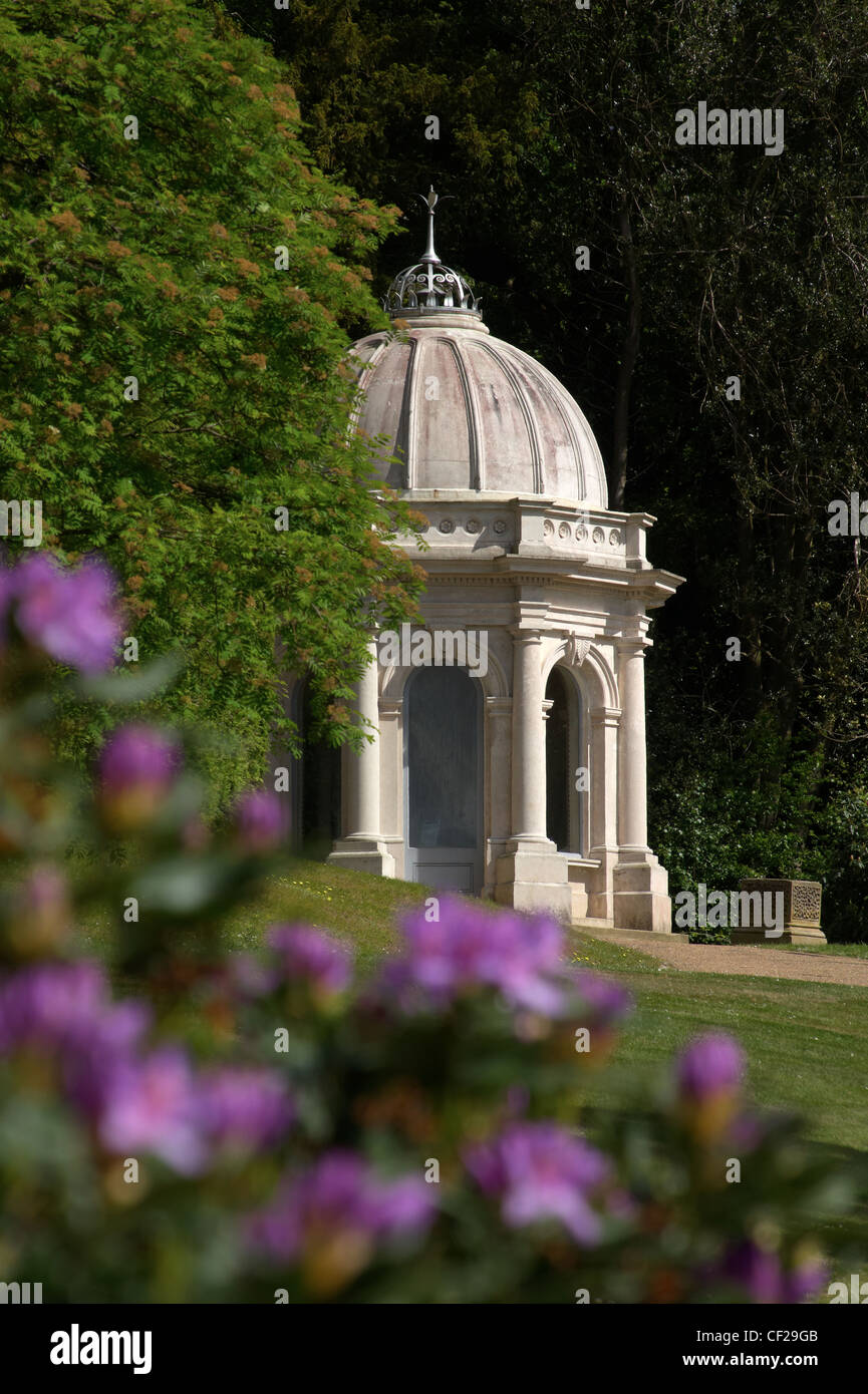 Grecian Temple built by the Pulham family from Portland Stone and Pulhamite in Dunorlan Park. Stock Photo