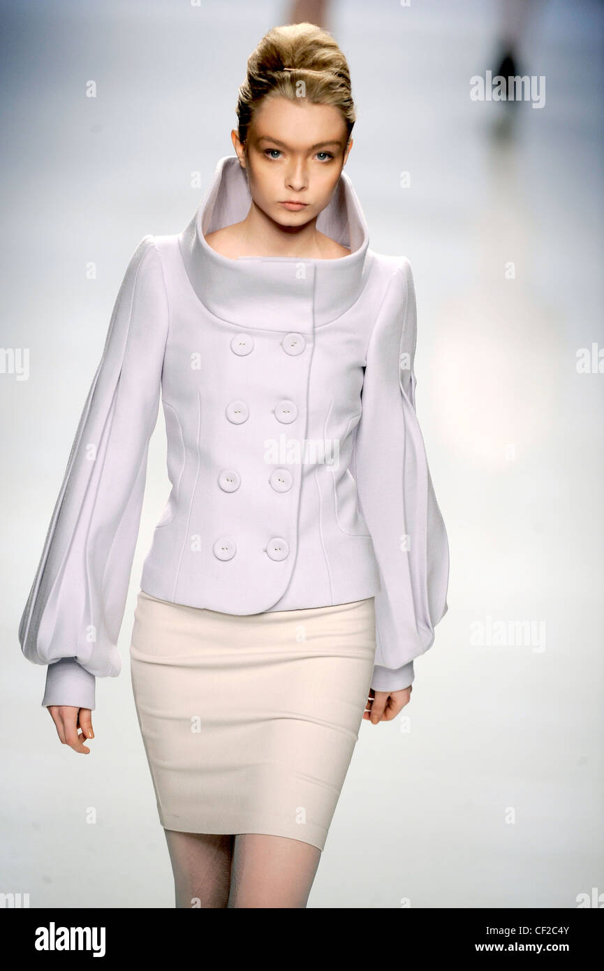 Short skirt long jacket hires stock photography and images Alamy