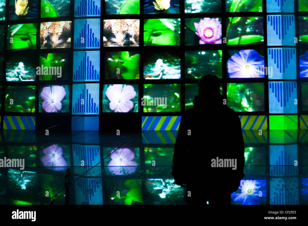 Exhibition silhouette hi-res stock photography and images - Alamy