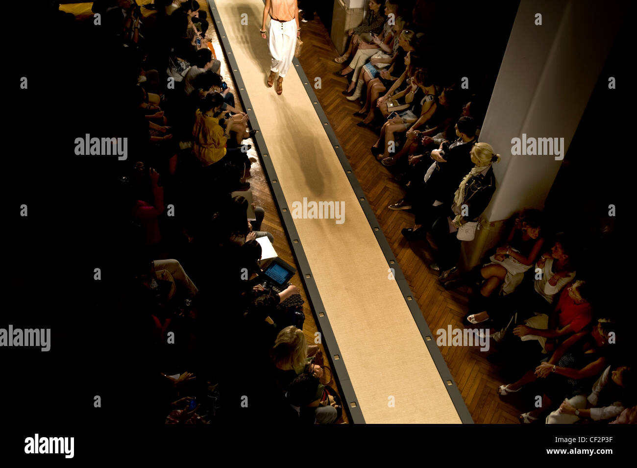 Catwalk Example Fashion model catwalk walking hi-res stock photography and images - Alamy
