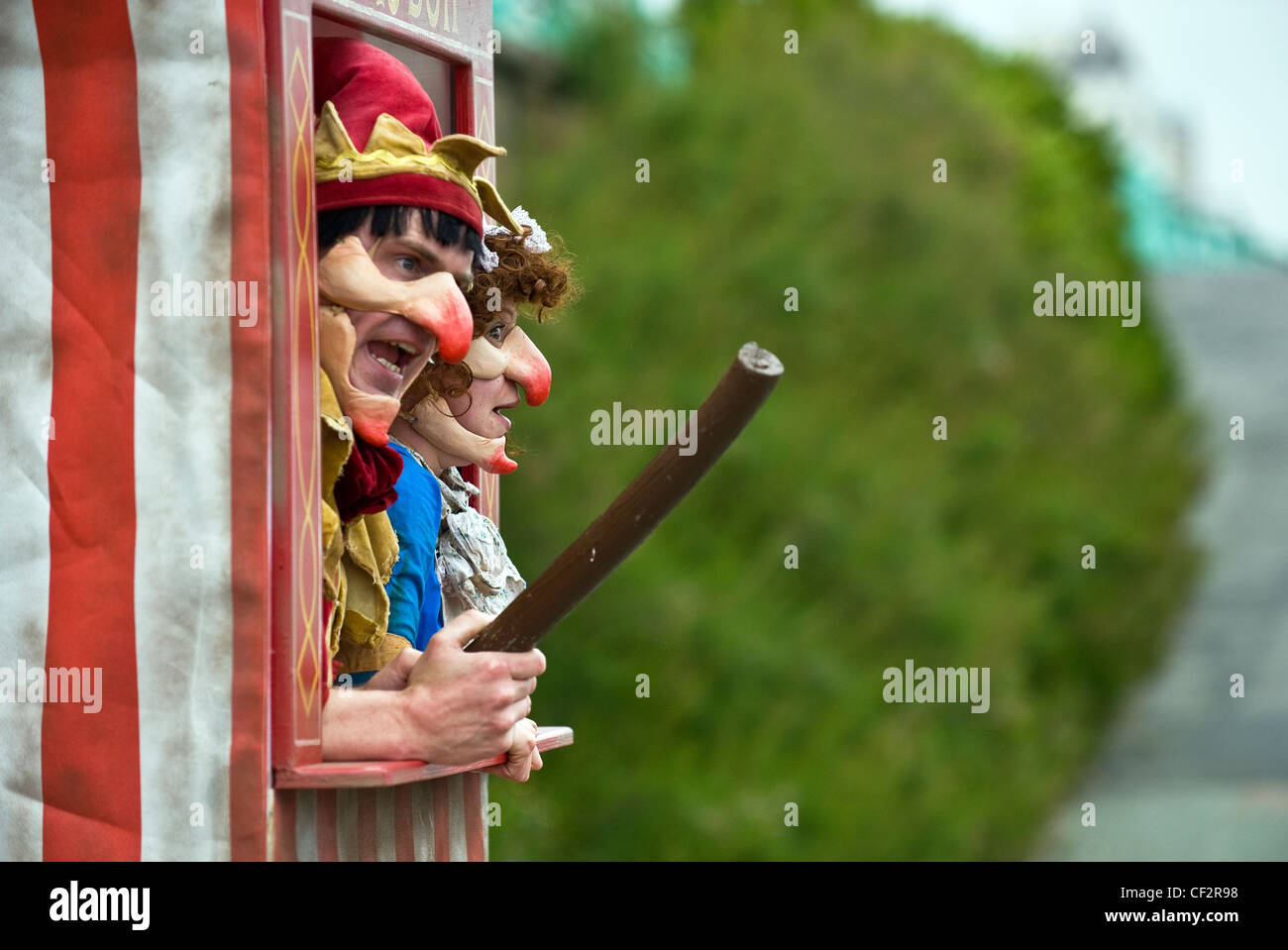 That's the Way to Do It.  A life sized alternative version of Punch and Judy by Red Herring Productions performed on Brighton se Stock Photo