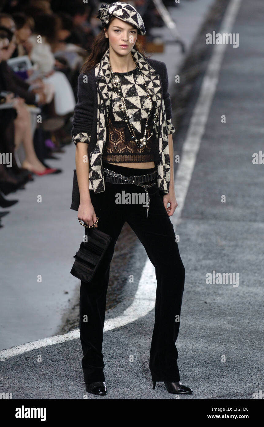 Chanel ready wear paris model hi-res stock photography and images - Page 3  - Alamy