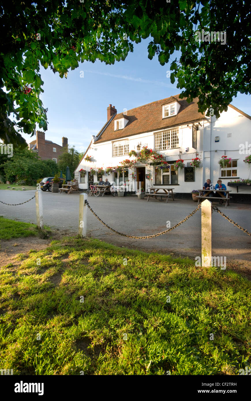 A view of the Rose pub from the village green at Wickhambreux, Kent, England, UK Stock Photo