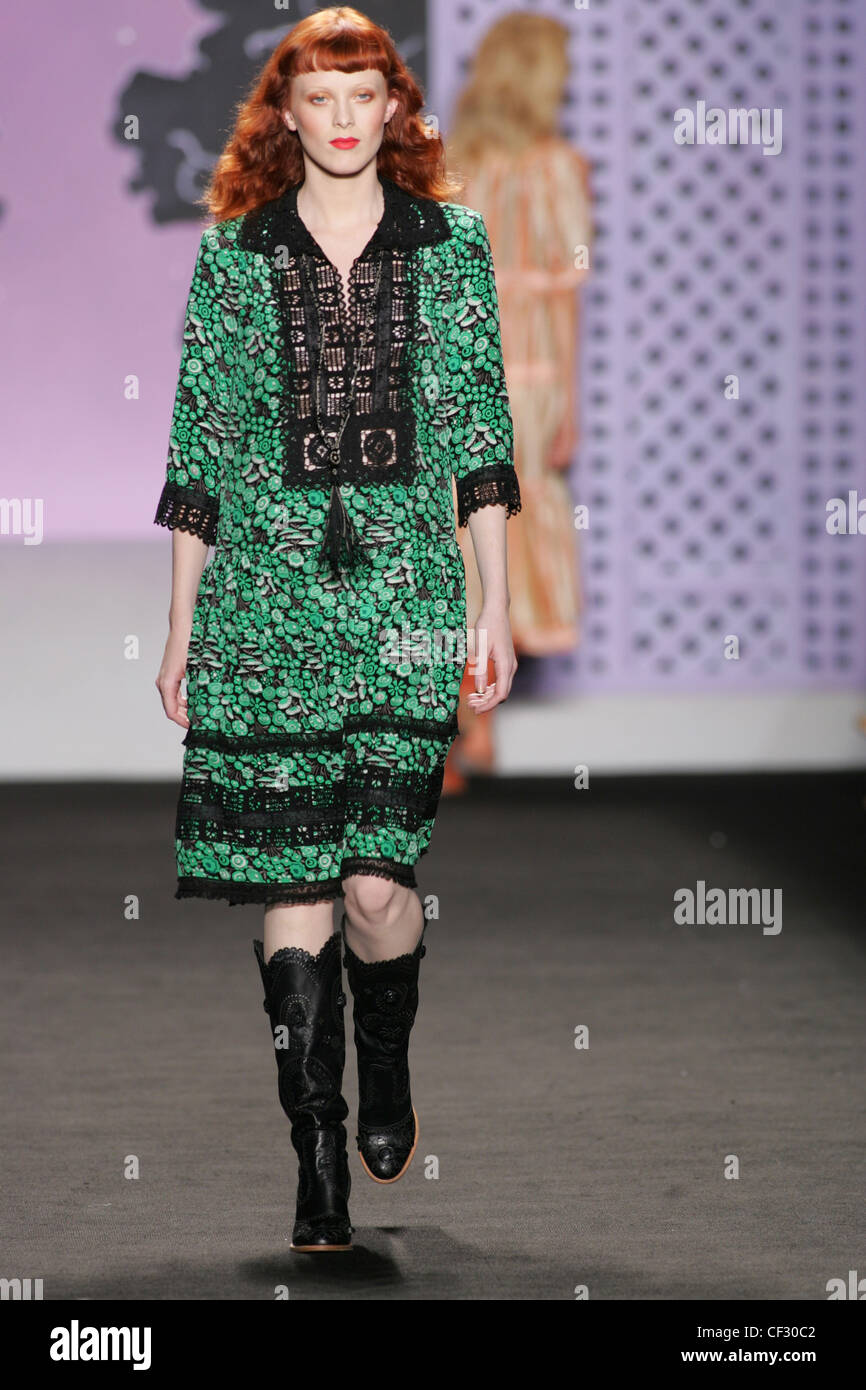 green dress karen Karen Millen Vintage Green Dress – Borrowed From main image 0