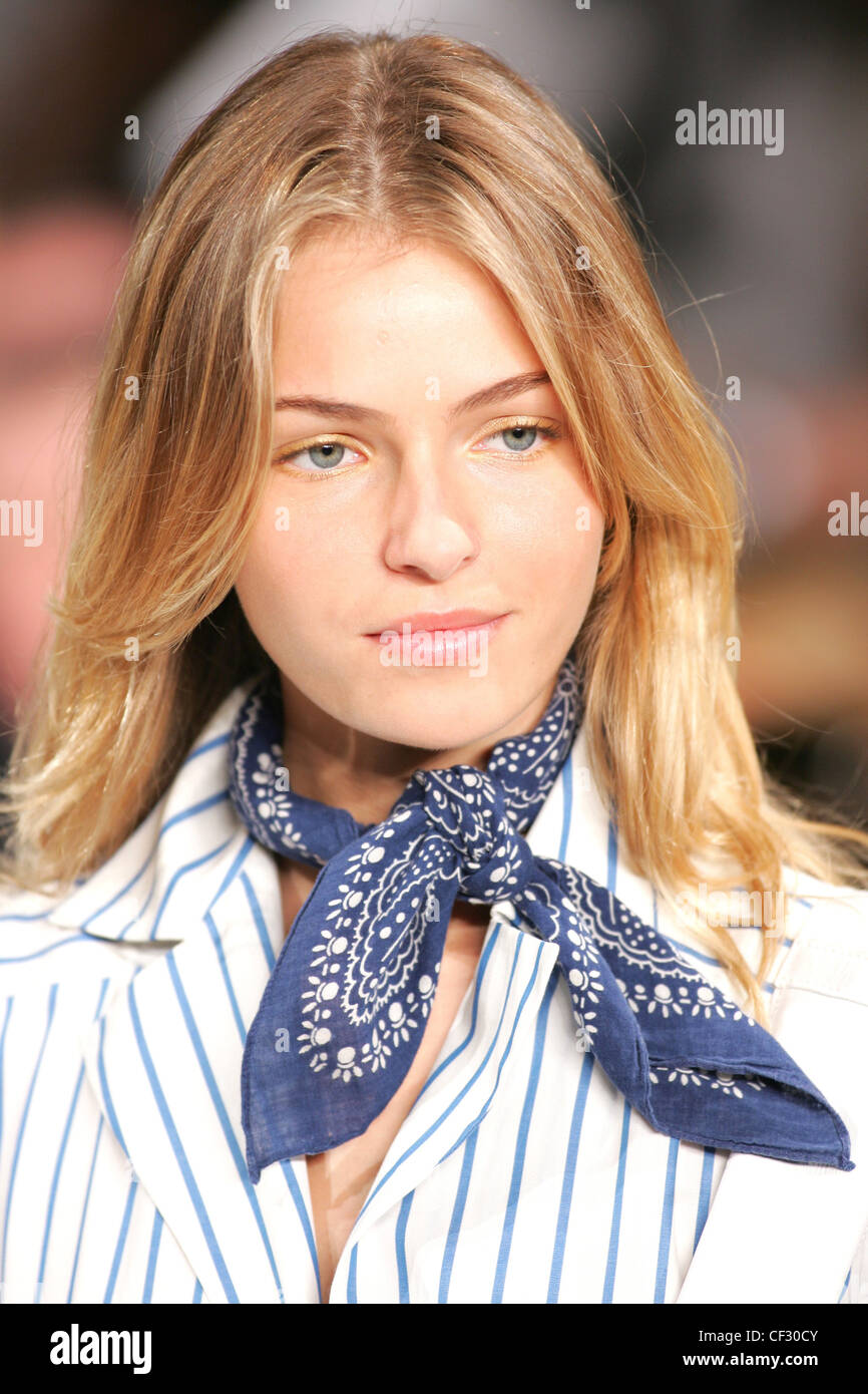Ralph Lauren New York Ready to Wear Spring Summer Close up of model  Valentina Zelyaeva long blonde hair wearing white and blue Stock Photo -  Alamy