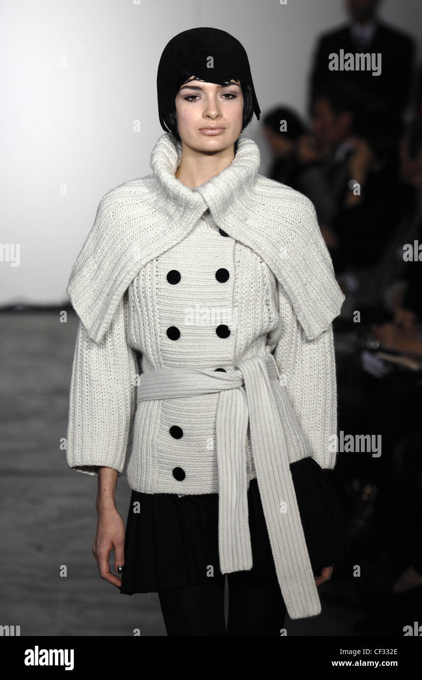 Catherine Malandrino New York Ready to Wear Autumn Winter Model Aimi ...