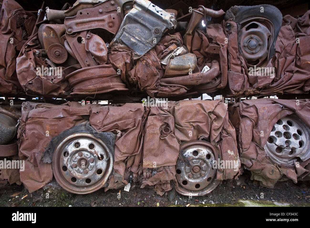 Crushed cars stacked on top hires stock photography and images Alamy