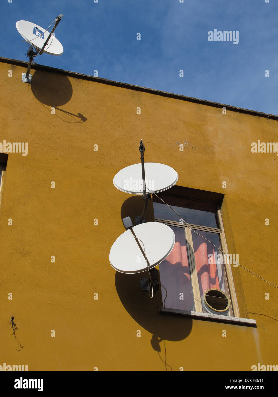 Satellite dish home italy hires stock photography and images Alamy