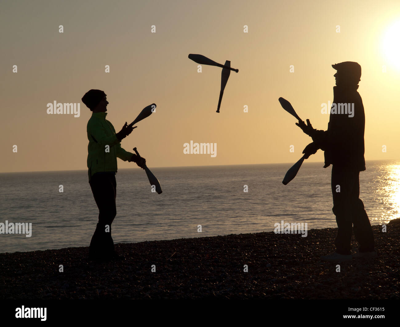 Juggling by the sea in Brighton Stock Photo Alamy