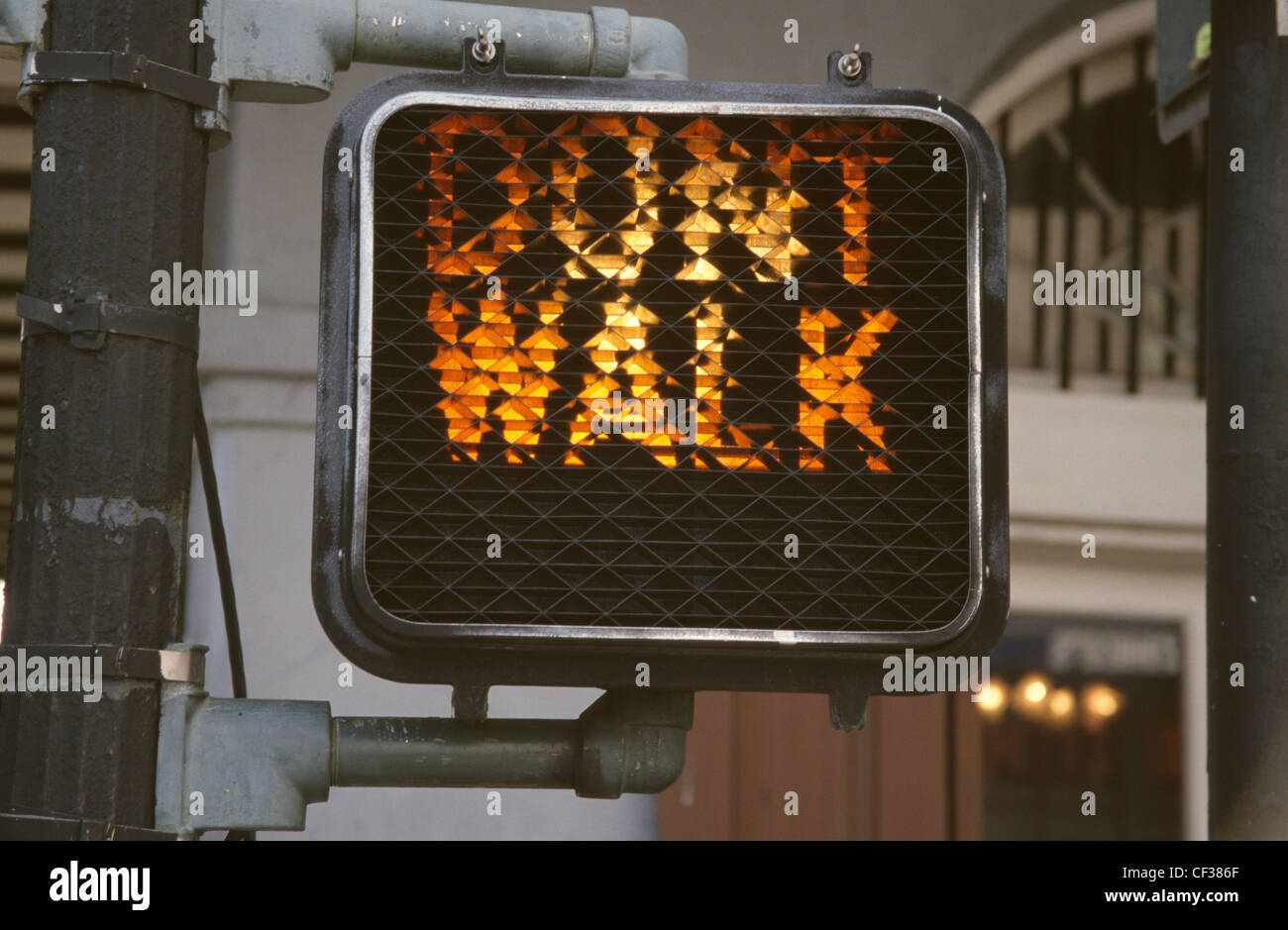Walk don't walk sign usa hi-res stock photography and images ...