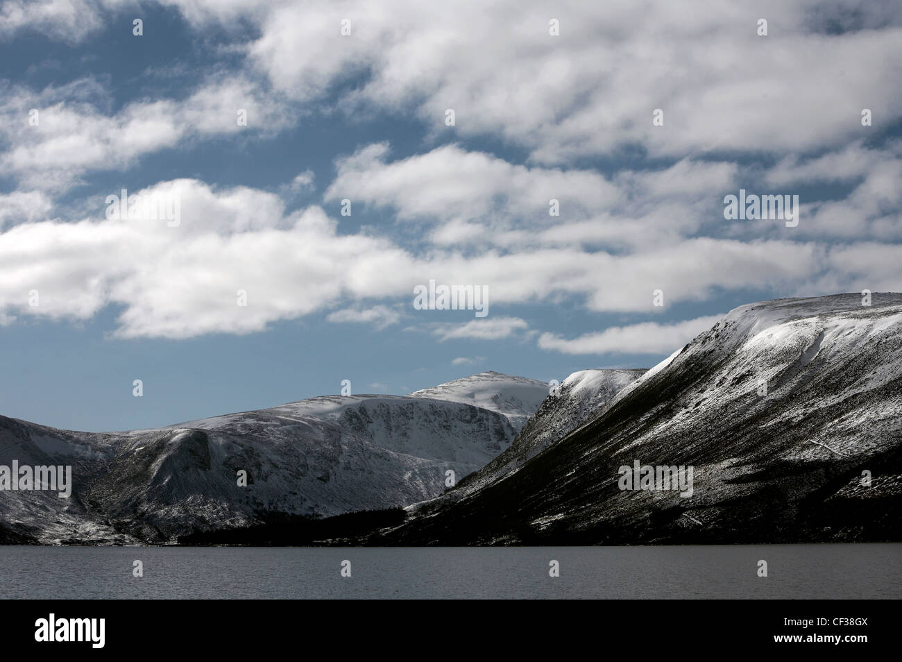 Loch muick winter hi-res stock photography and images - Alamy