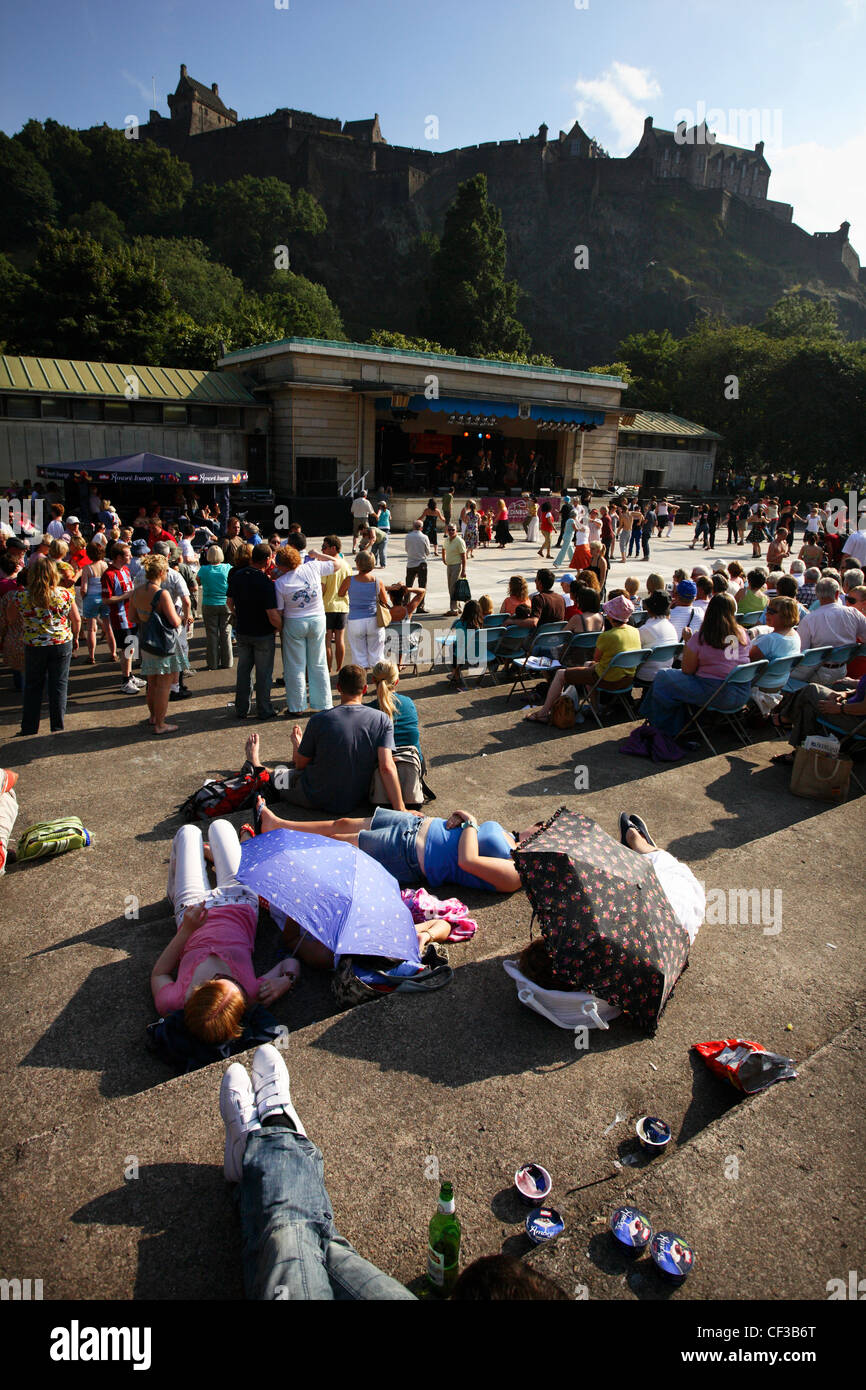 Edinburgh jazz and blues festival hires stock photography and images Alamy