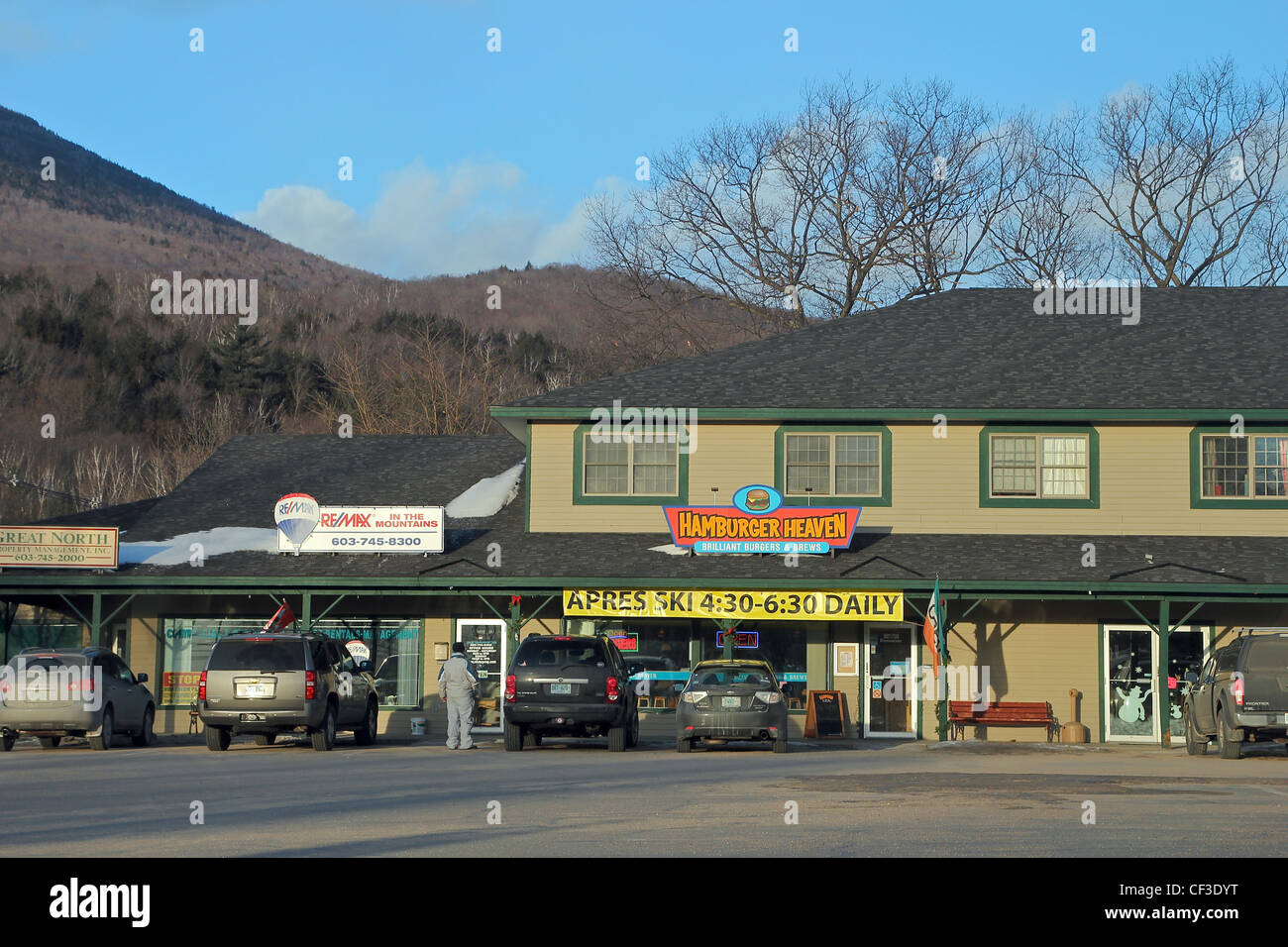 A parking lot and businesses amidst the White Mountains Stock Photo Alamy