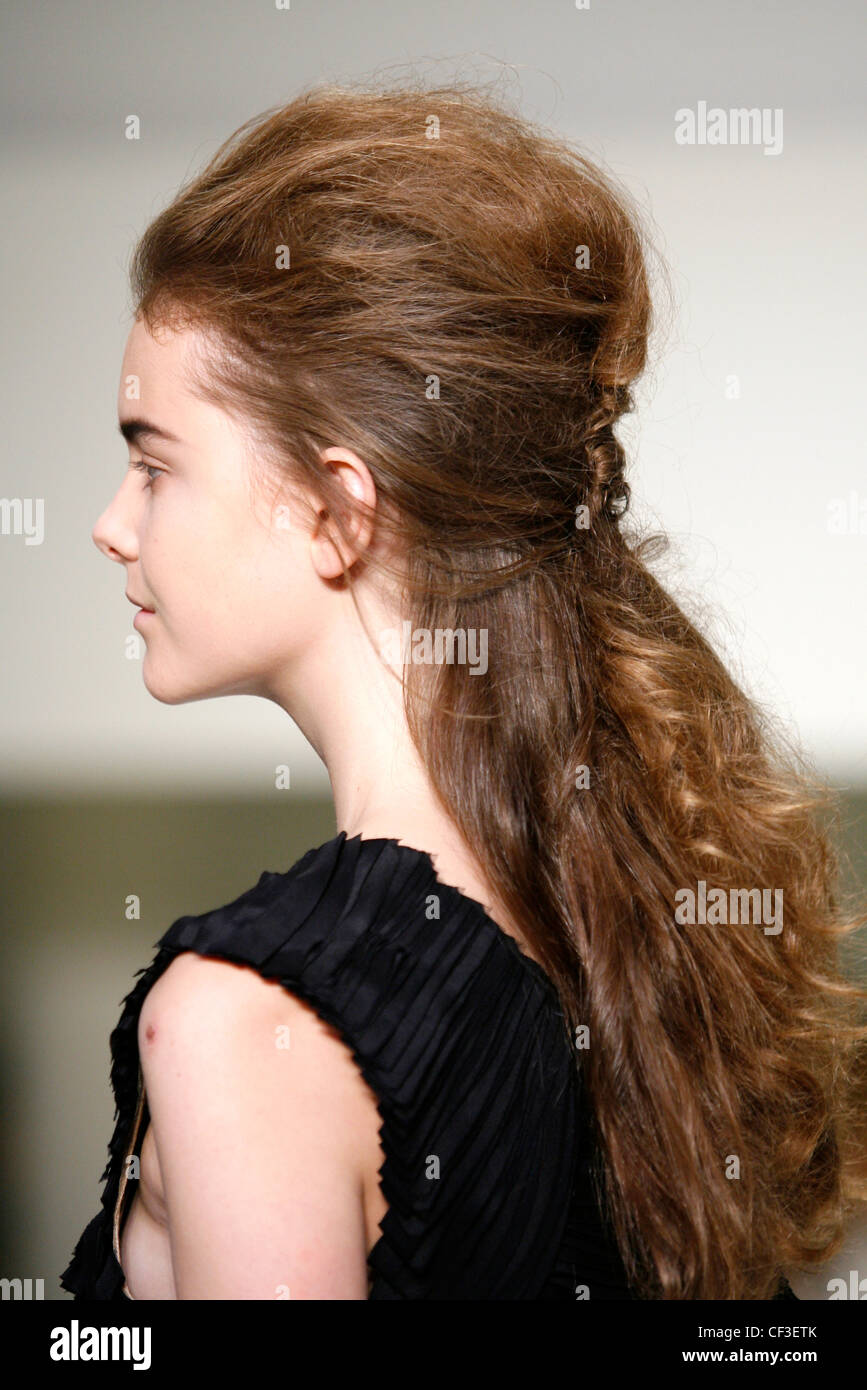 Vera wang dress hi-res stock photography and images - Alamy Vera wang dress hi-res stock photography and images - Alamy