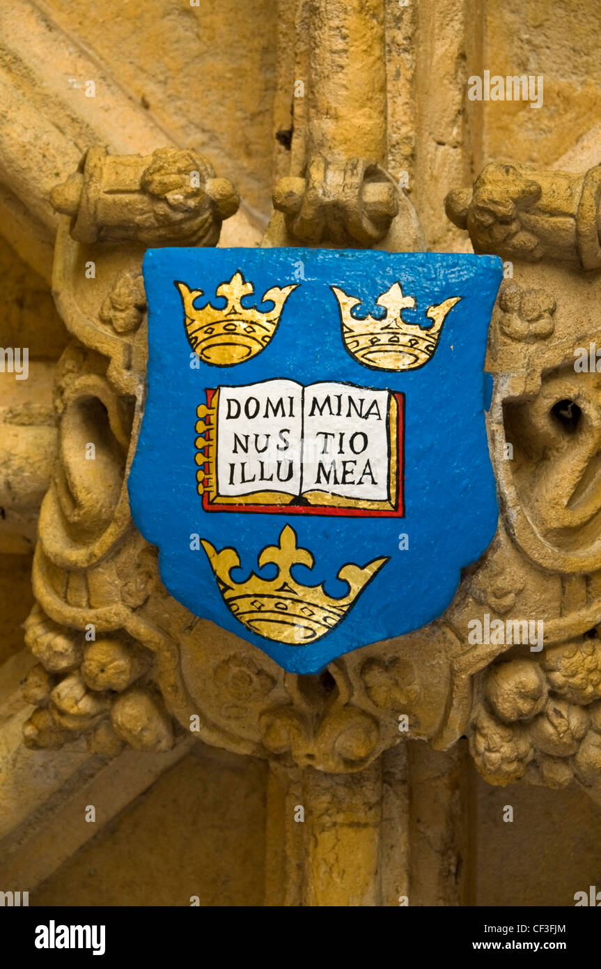 Crest and coat of arms of Oxford University outside the Bodleian Library  Stock Photo - Alamy