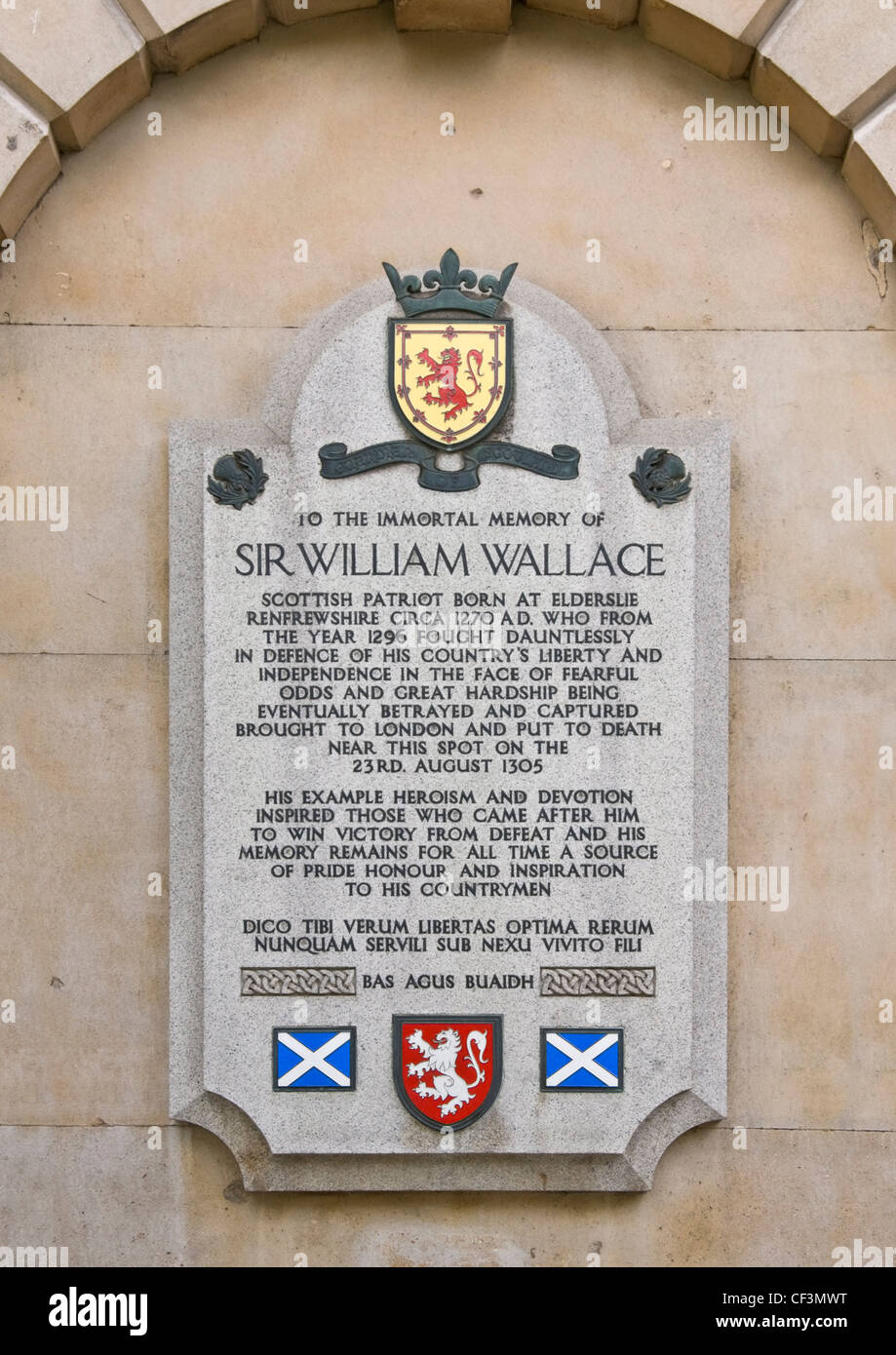Memorial plaque to Sir William Wallace at St Bartholomew's Hospital, London, close to the place of his execution on the 23rd Aug Stock Photo