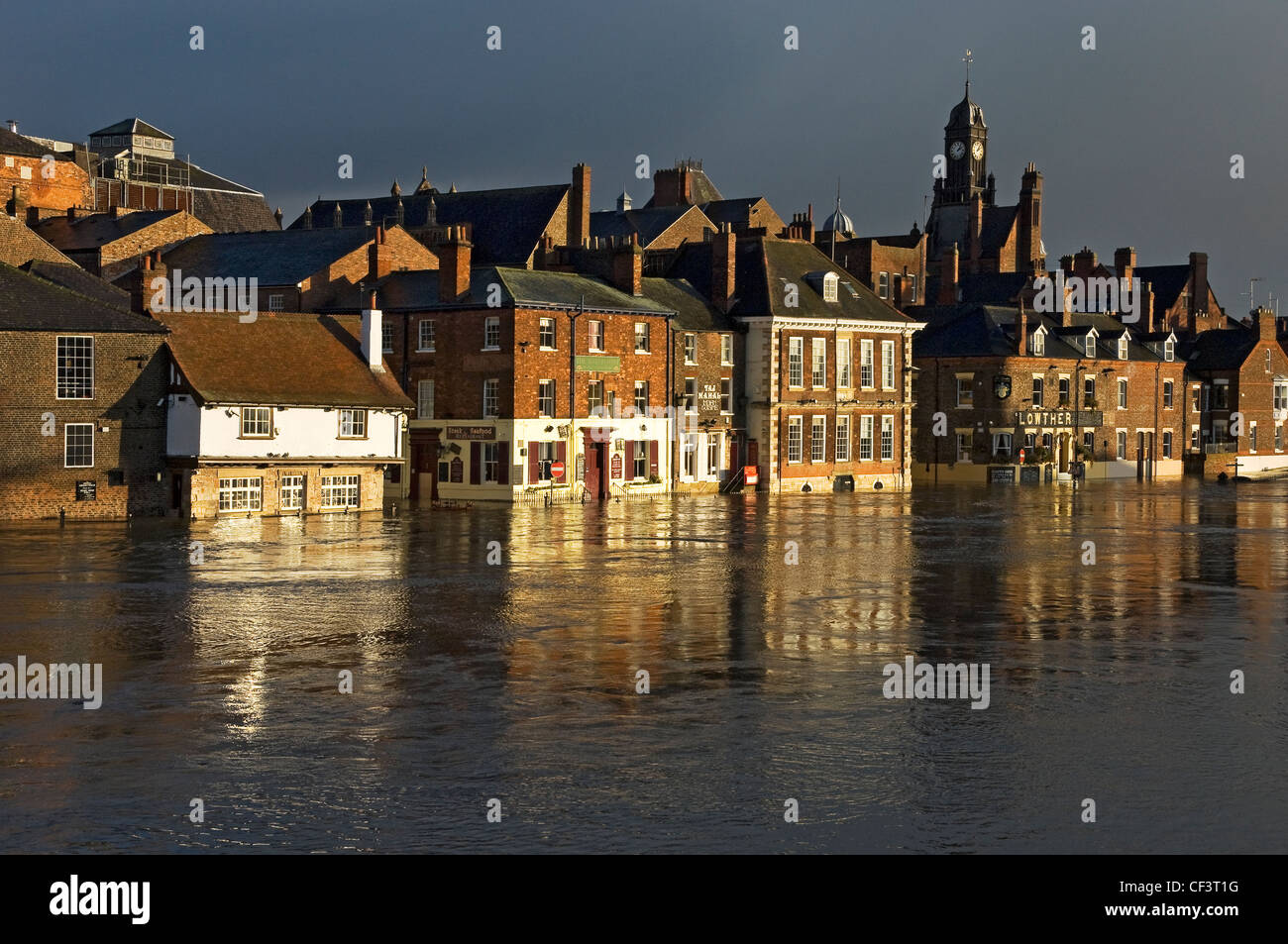 View of King's Staith in York with the River Ouse in flood Stock Photo