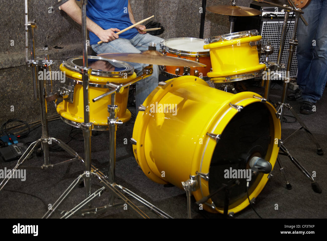 Drumkit hires stock photography and images Alamy