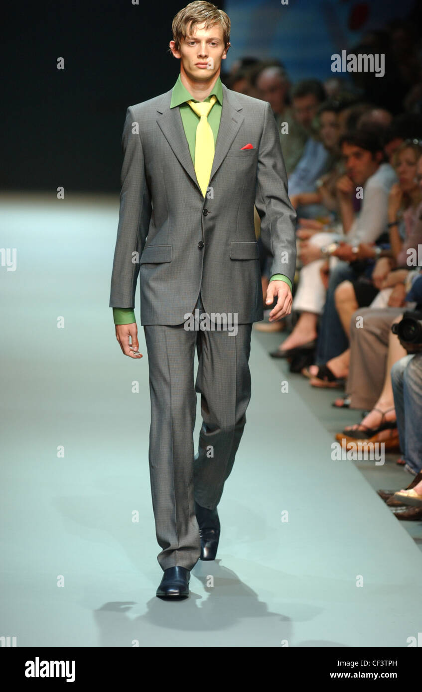 Buy Men Green Slim Fit Stripe Full Sleeves Casual Shirt Online - 709365 |  Peter England