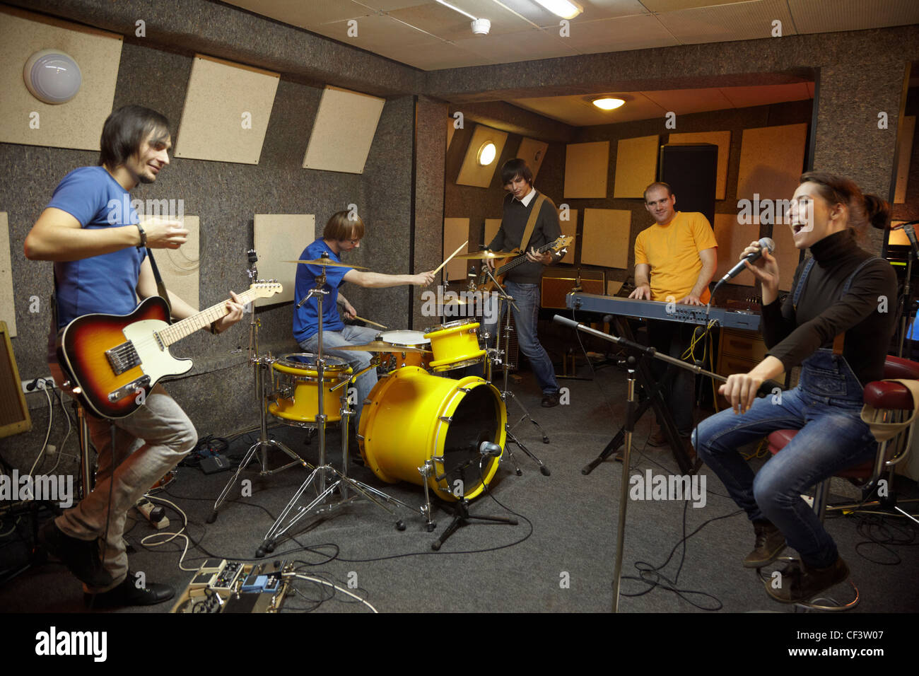 Band vocalist hires stock photography and images Alamy